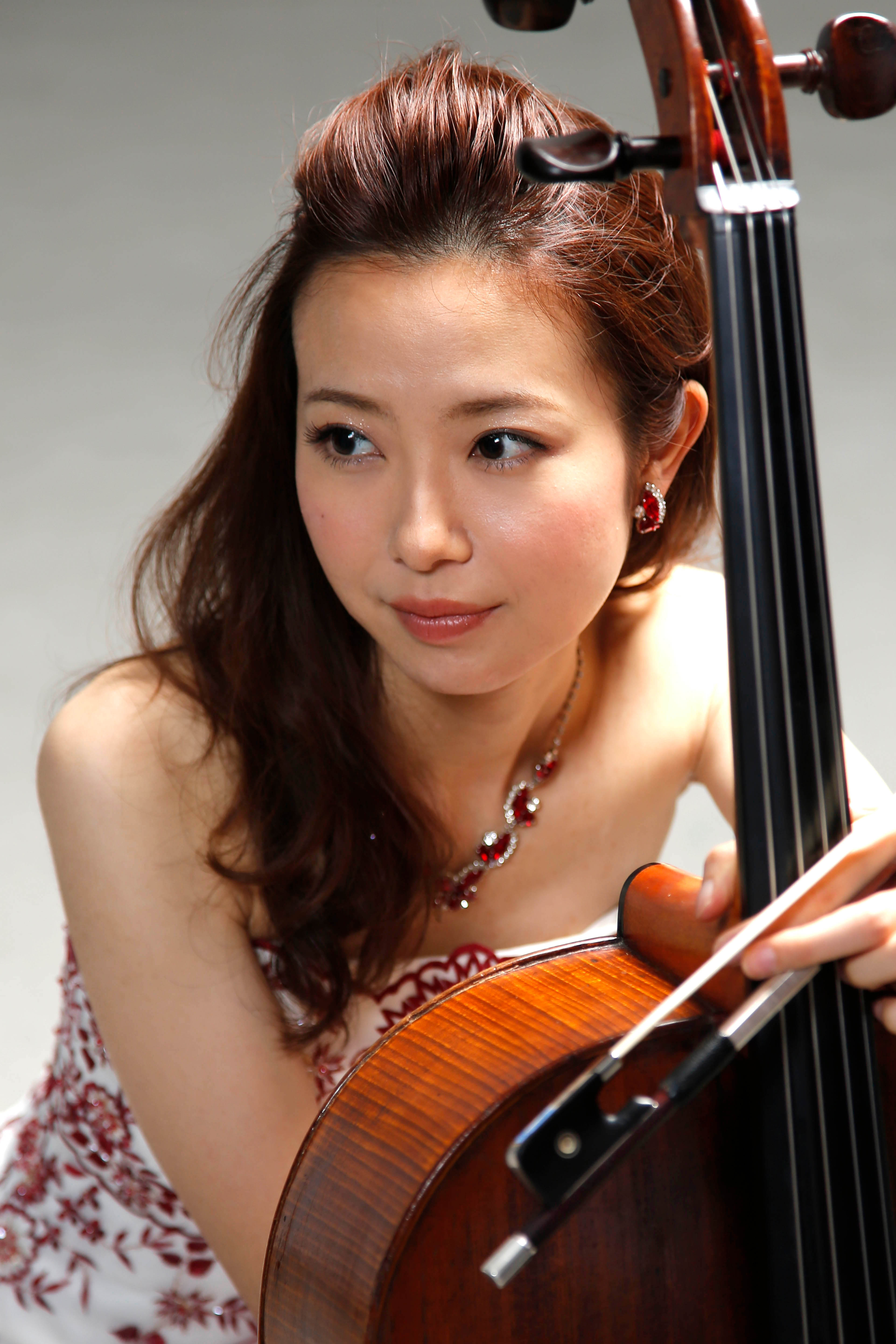 女性音楽家のプロフィール写真　プロフィール撮影