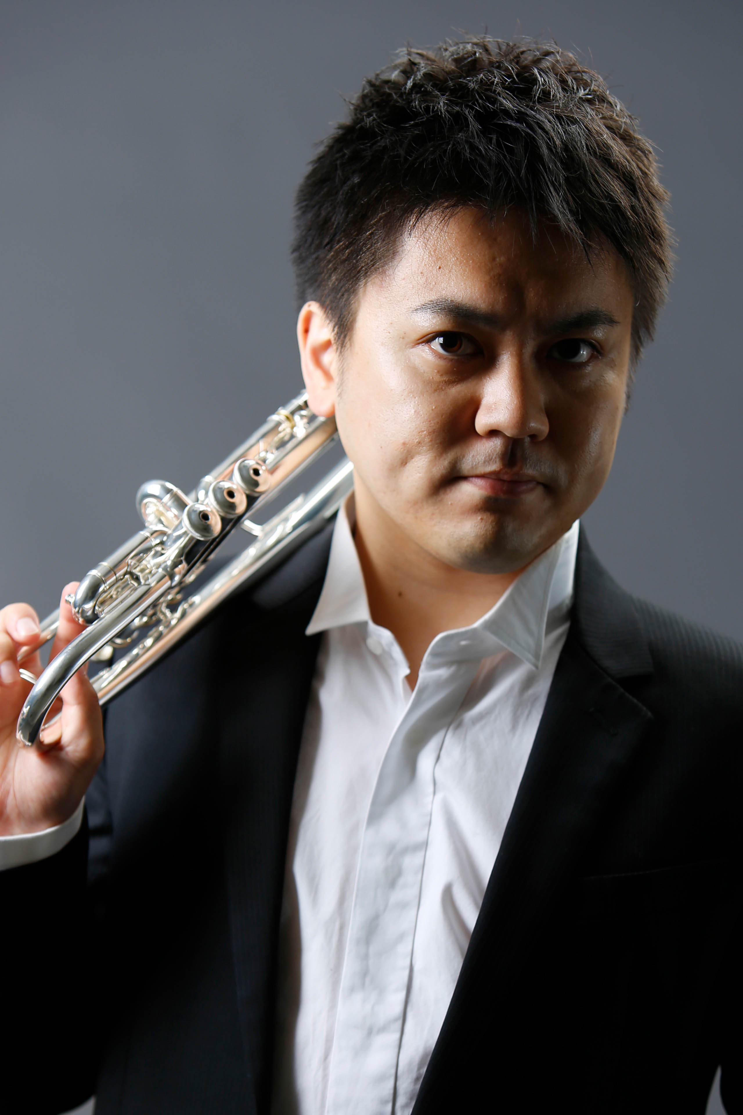 男性音楽家のプロフィール写真　プロフィール撮影