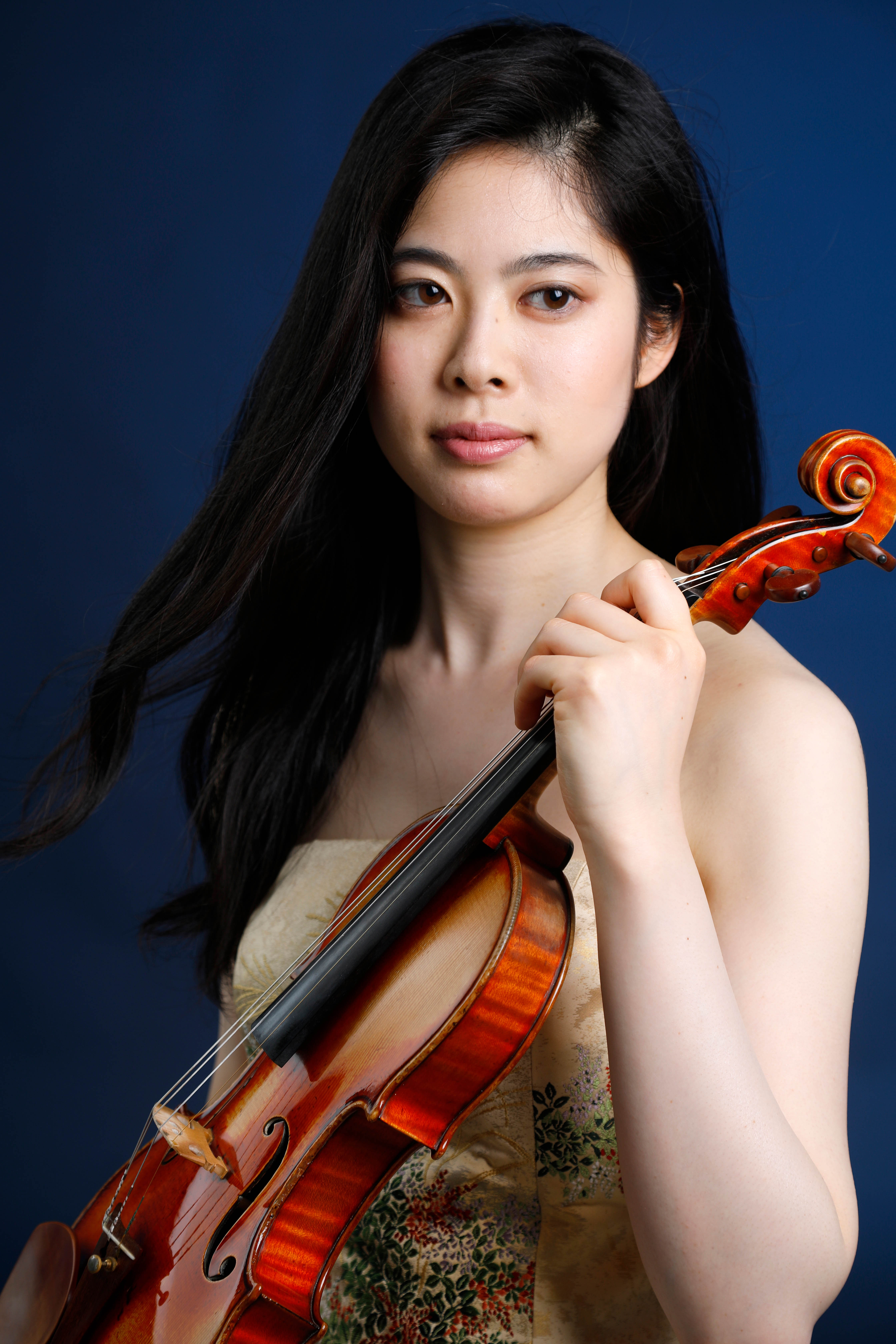 女性音楽家のプロフィール写真　プロフィール撮影