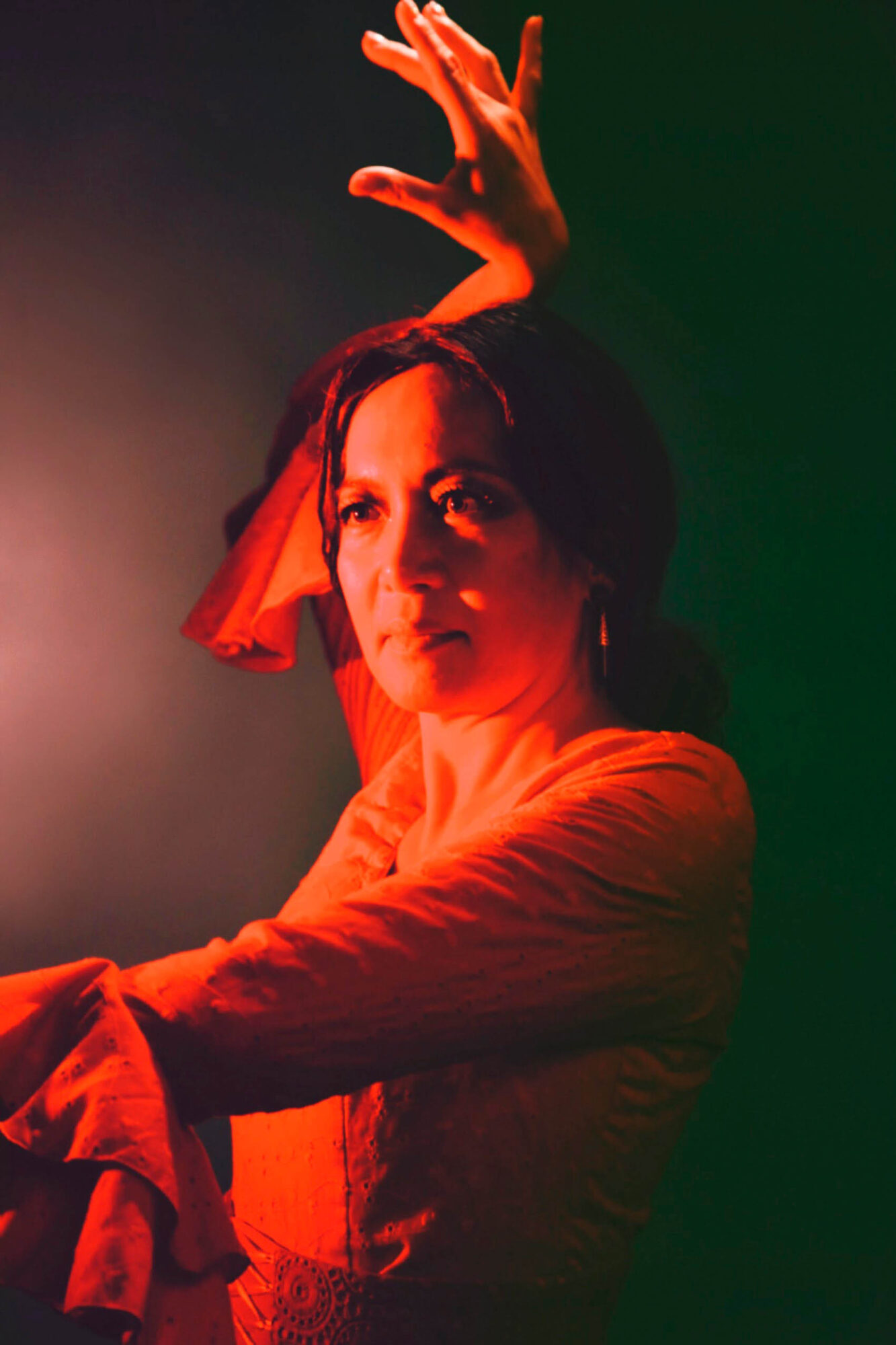 Newダンサーフォト　　作品性を高めたプロフィール写真です　スタジオ撮影