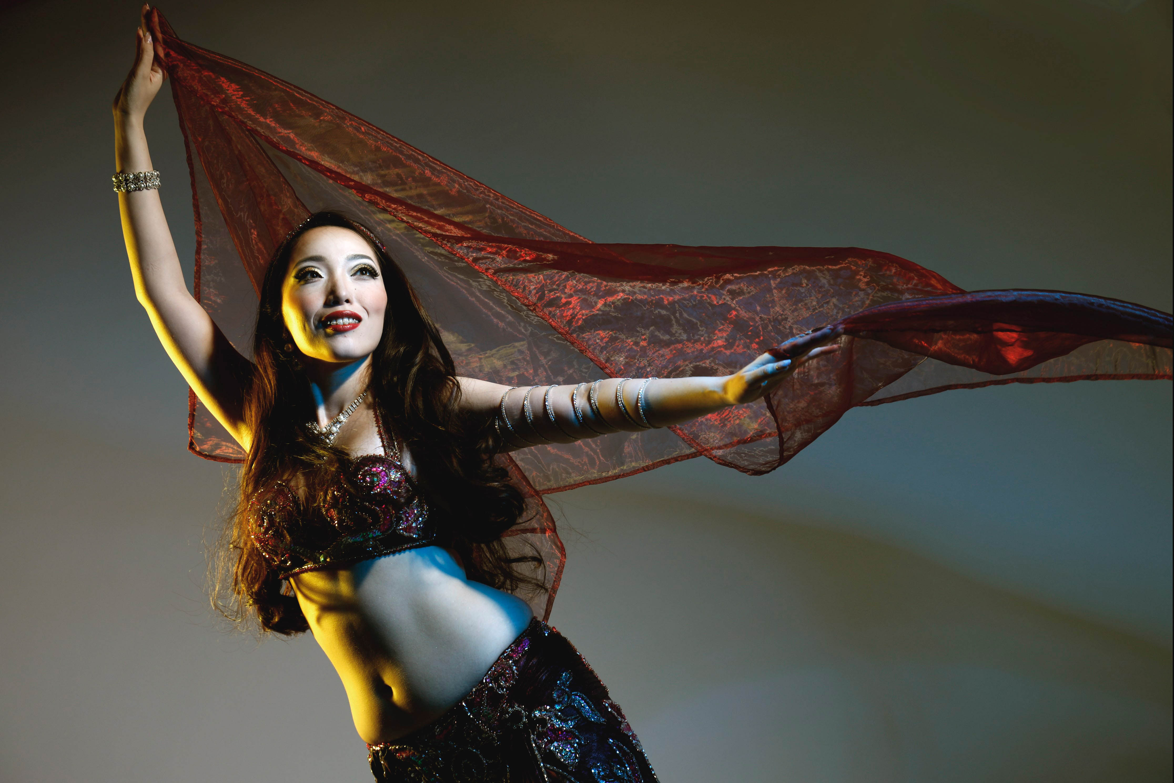 Newダンサーフォト　　作品性を高めたプロフィール写真です　スタジオ撮影