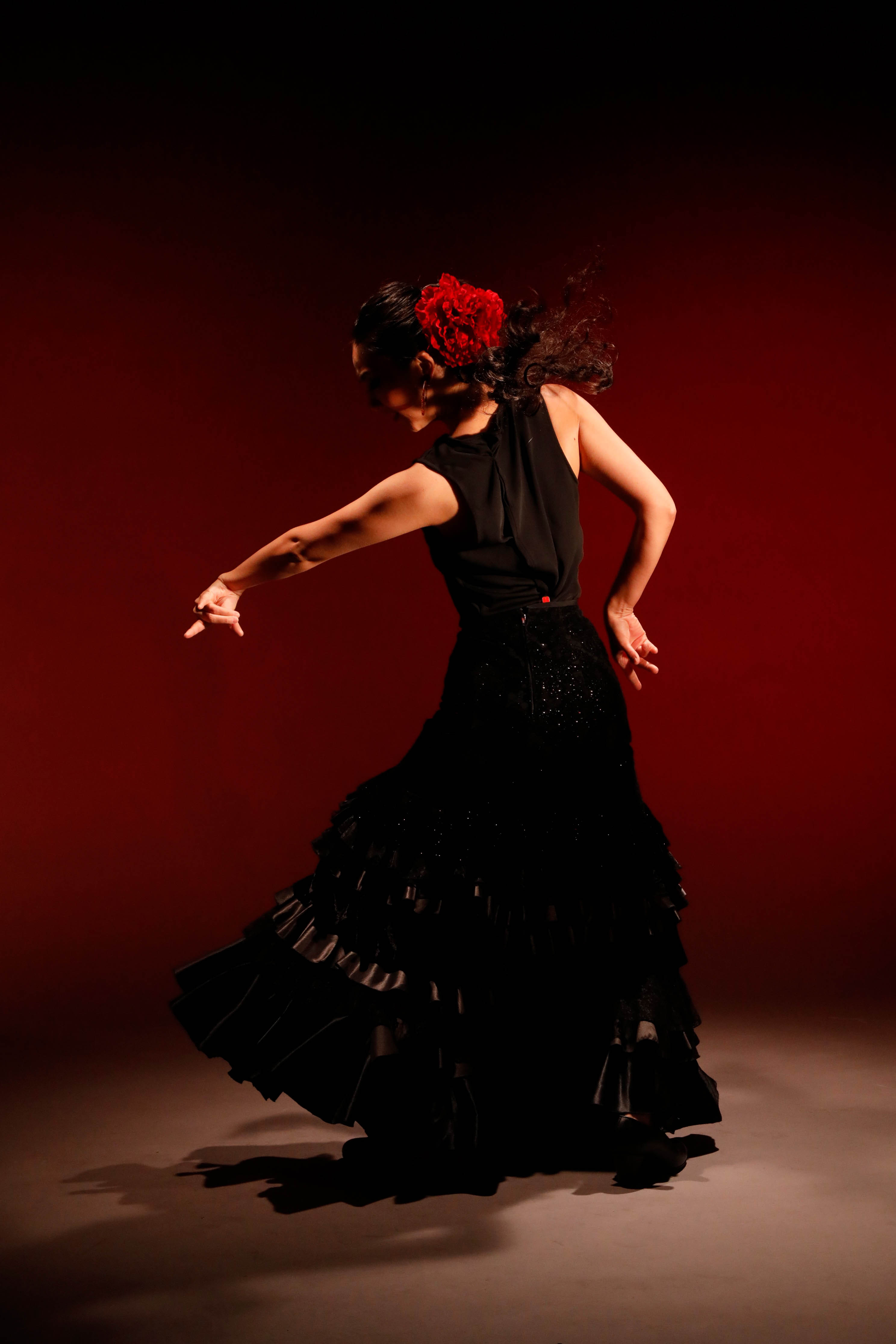 Newダンサーフォト　　作品性を高めたプロフィール写真です　スタジオ撮影