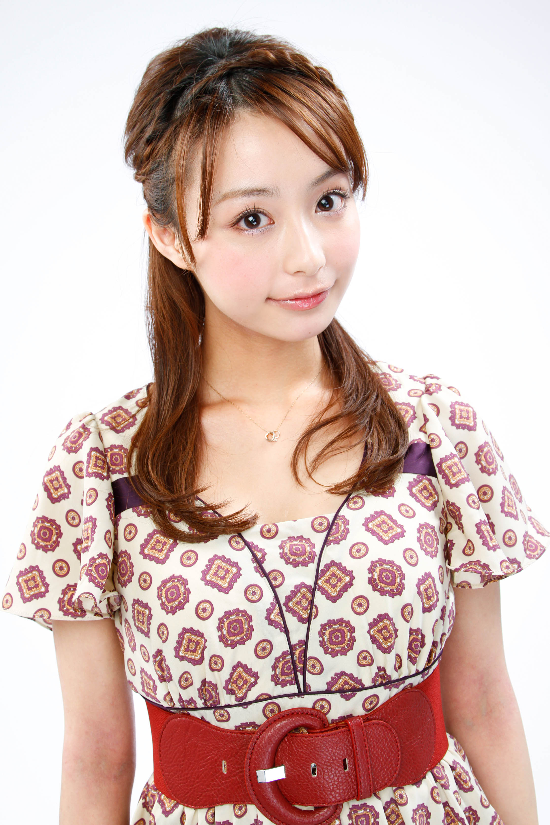 お出かけヘアメイク　パーティー前にメイクアップ