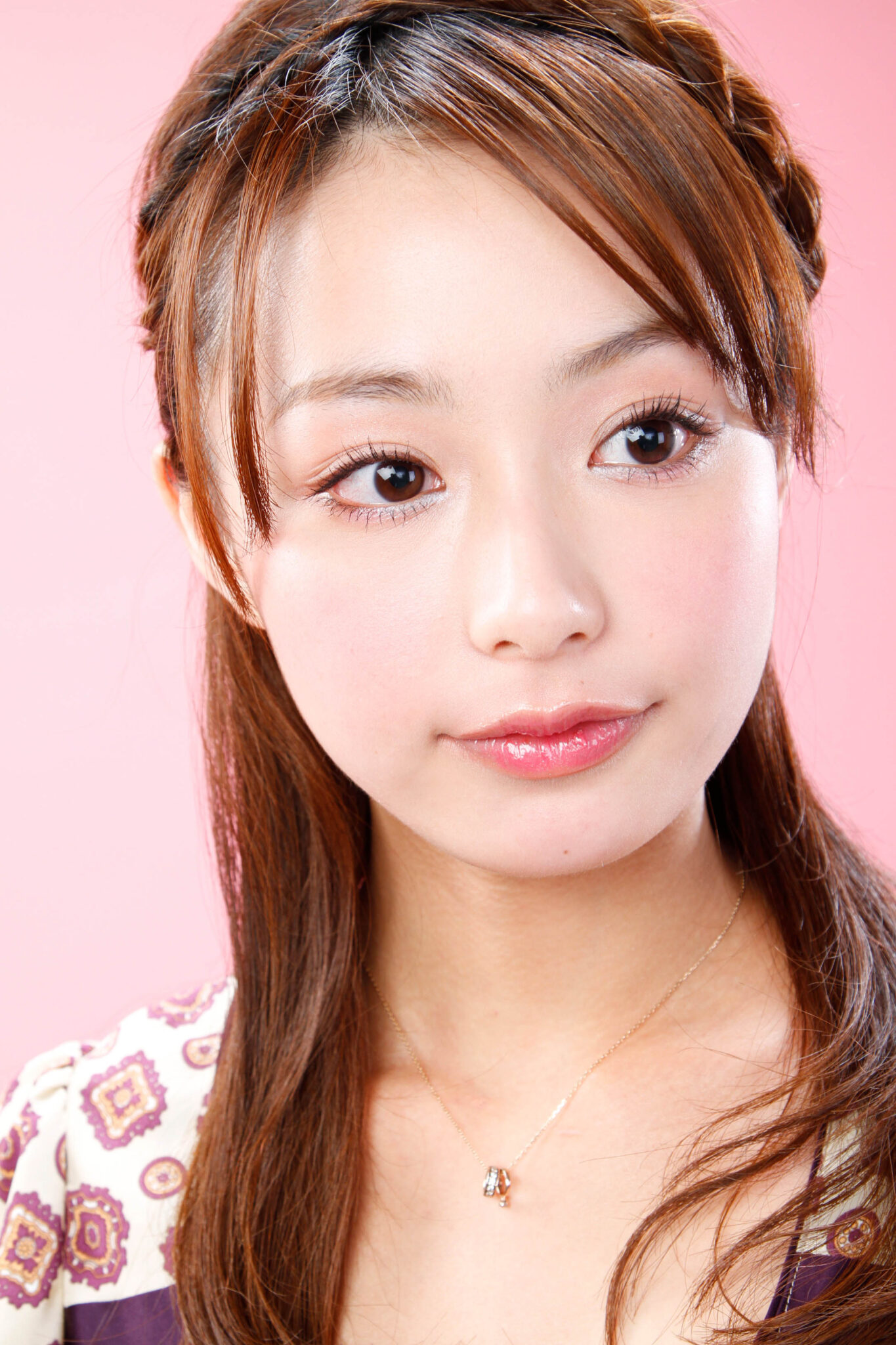 お出かけヘアメイク　パーティー前にメイクアップ