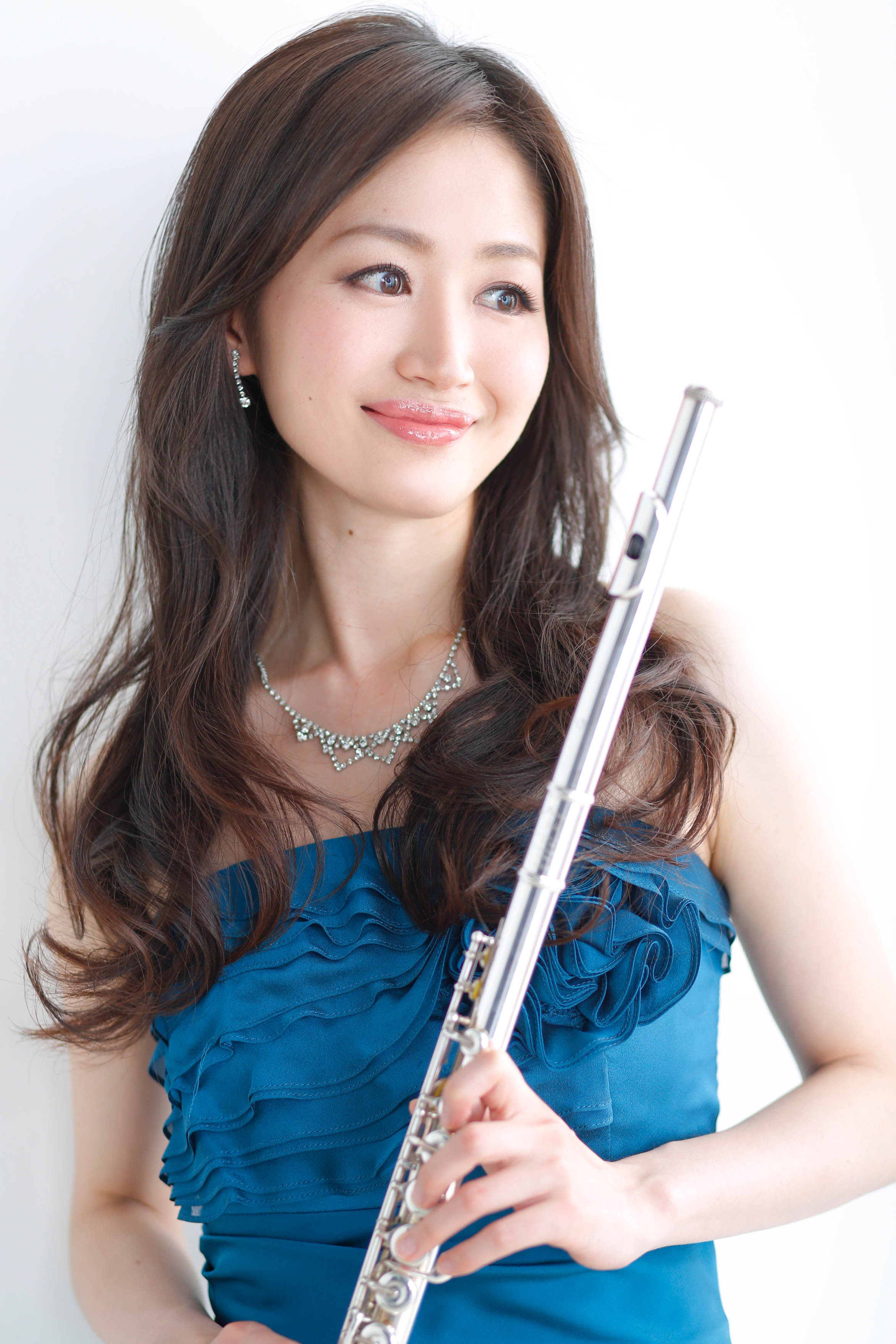 女性音楽家のポートレート写真　プロフィール撮影