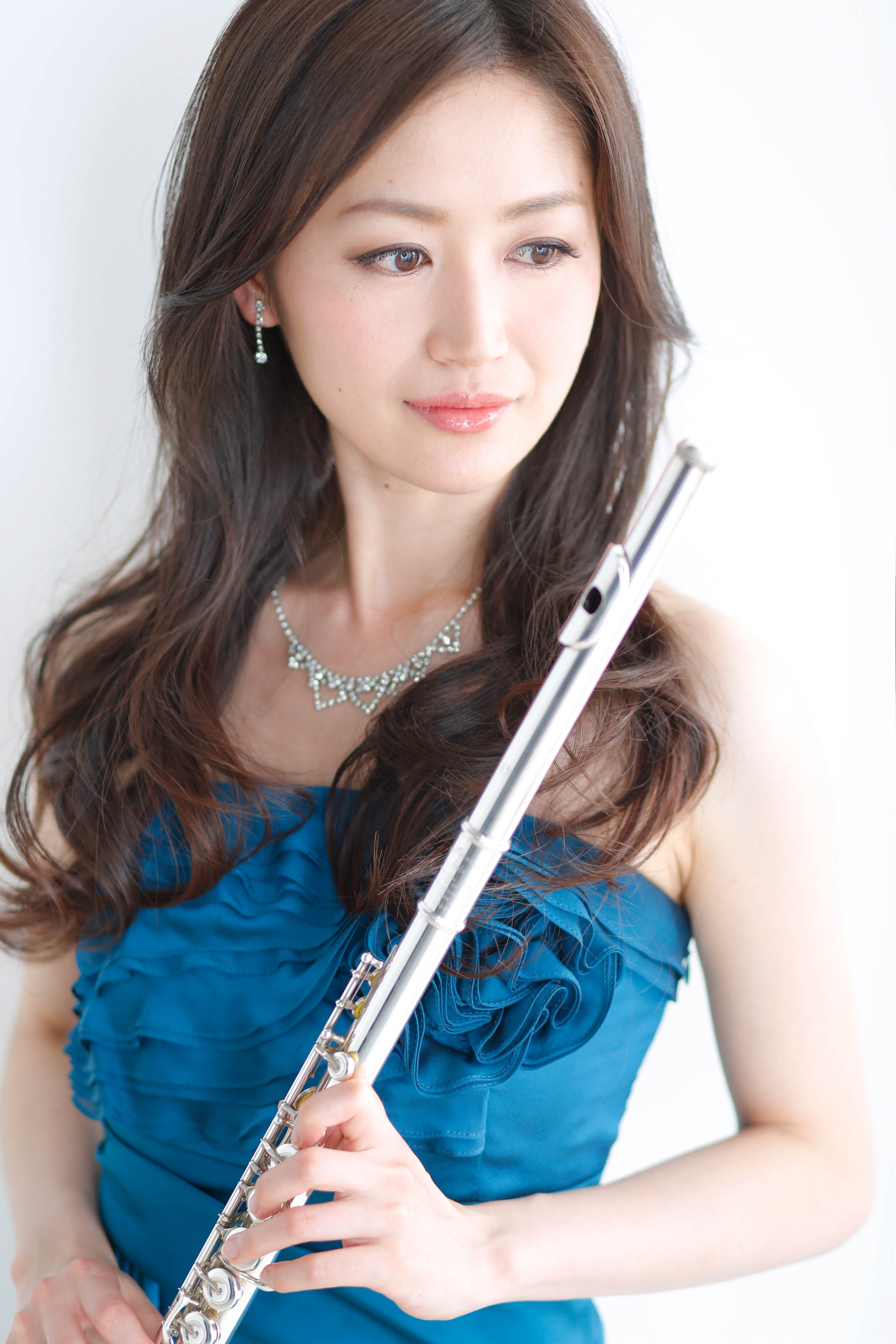 女性音楽家のポートレート写真　プロフィール撮影