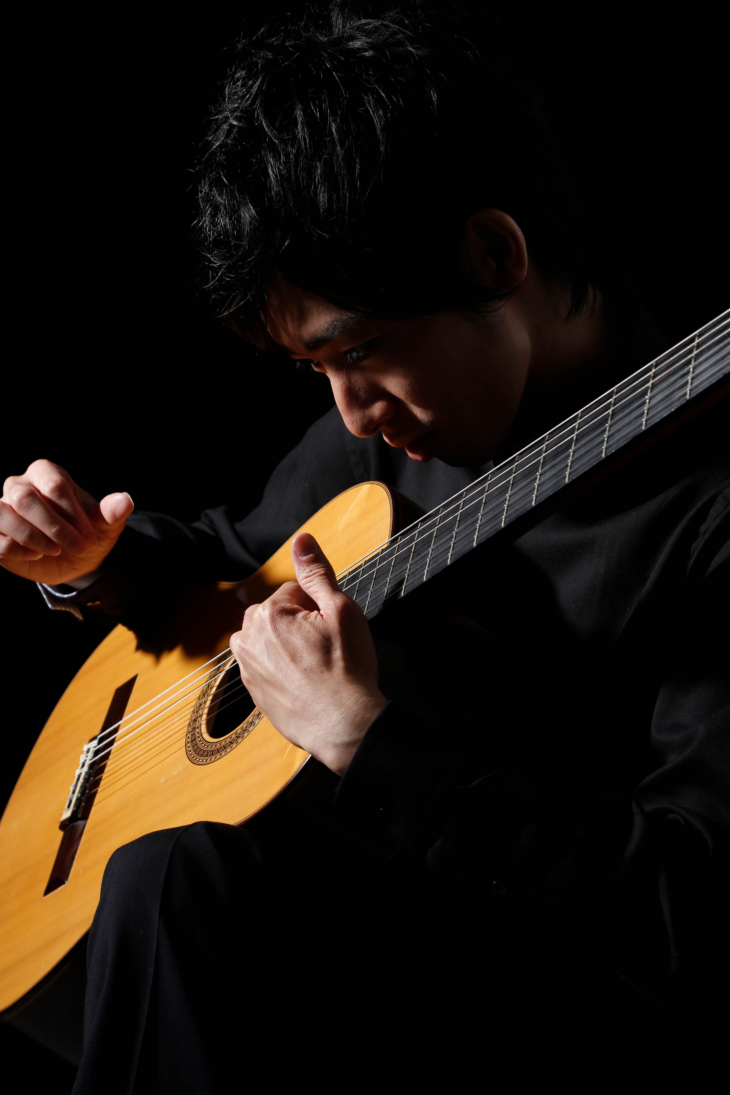 男性音楽家のポートレート写真　プロフィール撮影