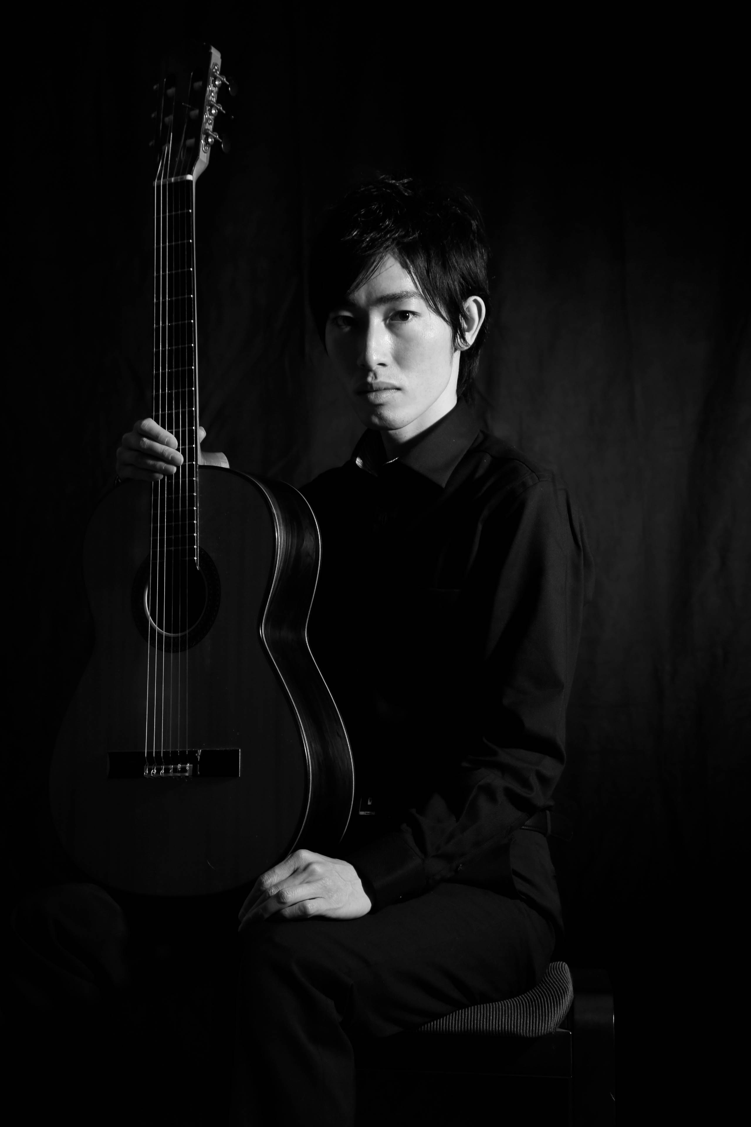 男性音楽家のポートレート写真　プロフィール撮影