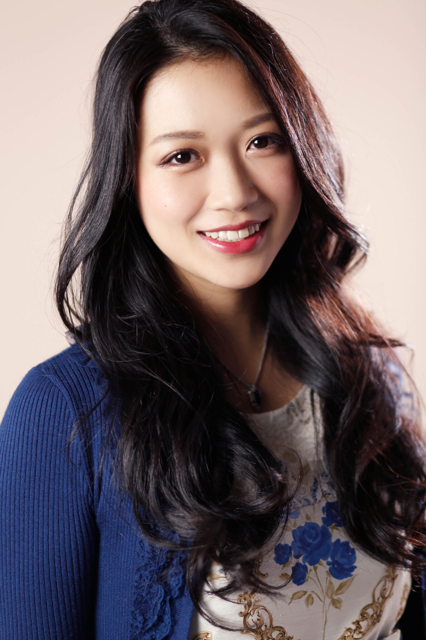 お出かけヘアメイク　パーティー前にメイクアップ