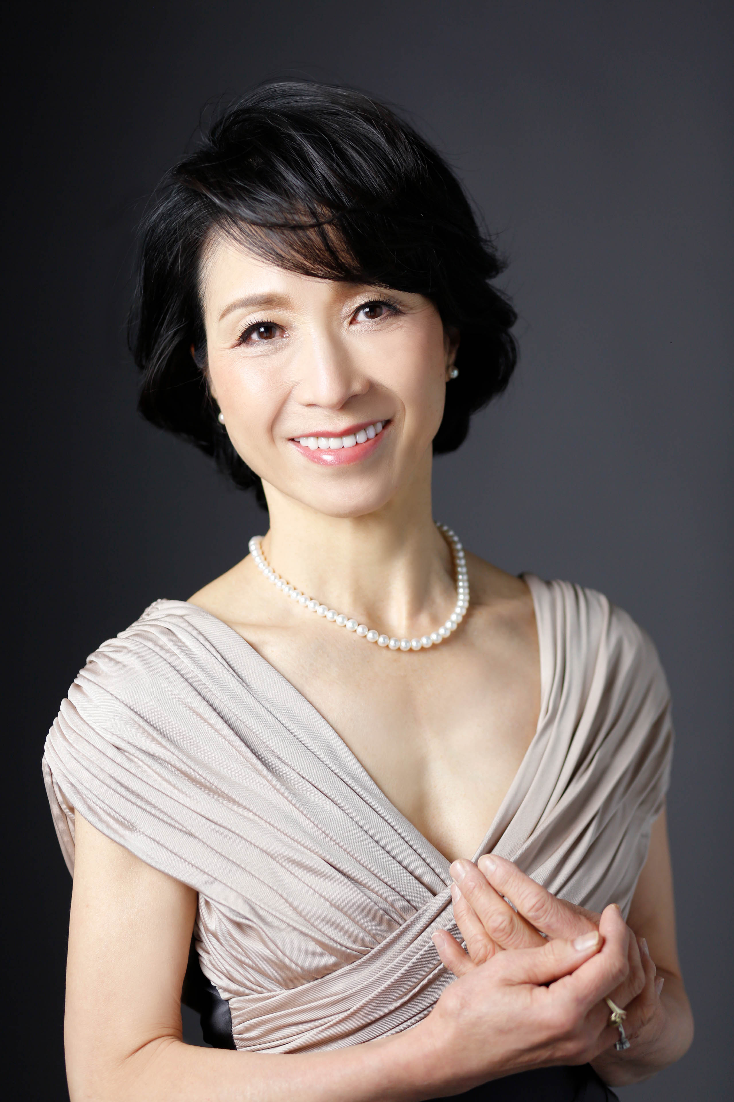 女性音楽家のポートレート写真　プロフィール撮影