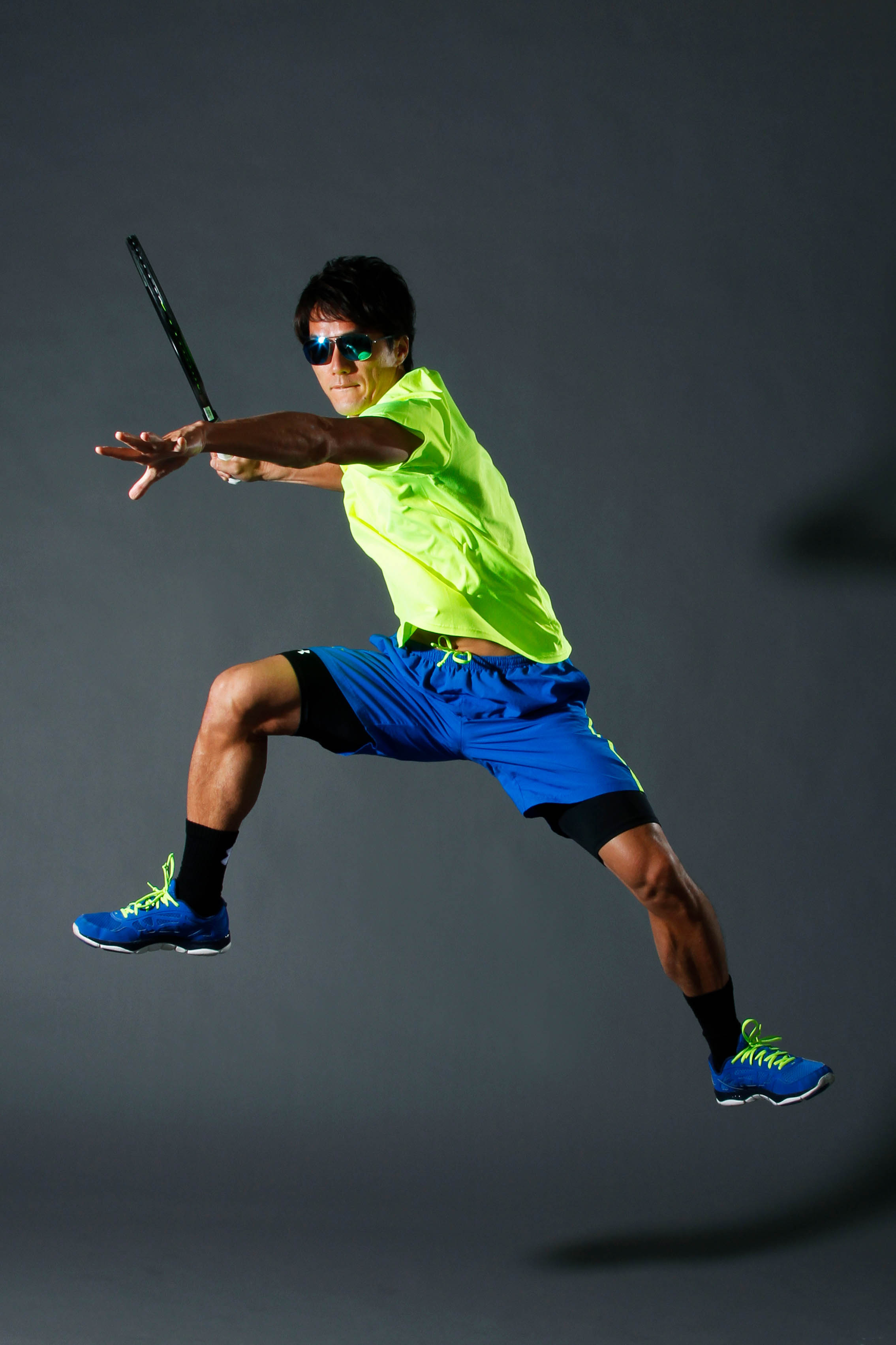 男性テニスプレーヤーのポートレート撮影　プロフィール写真