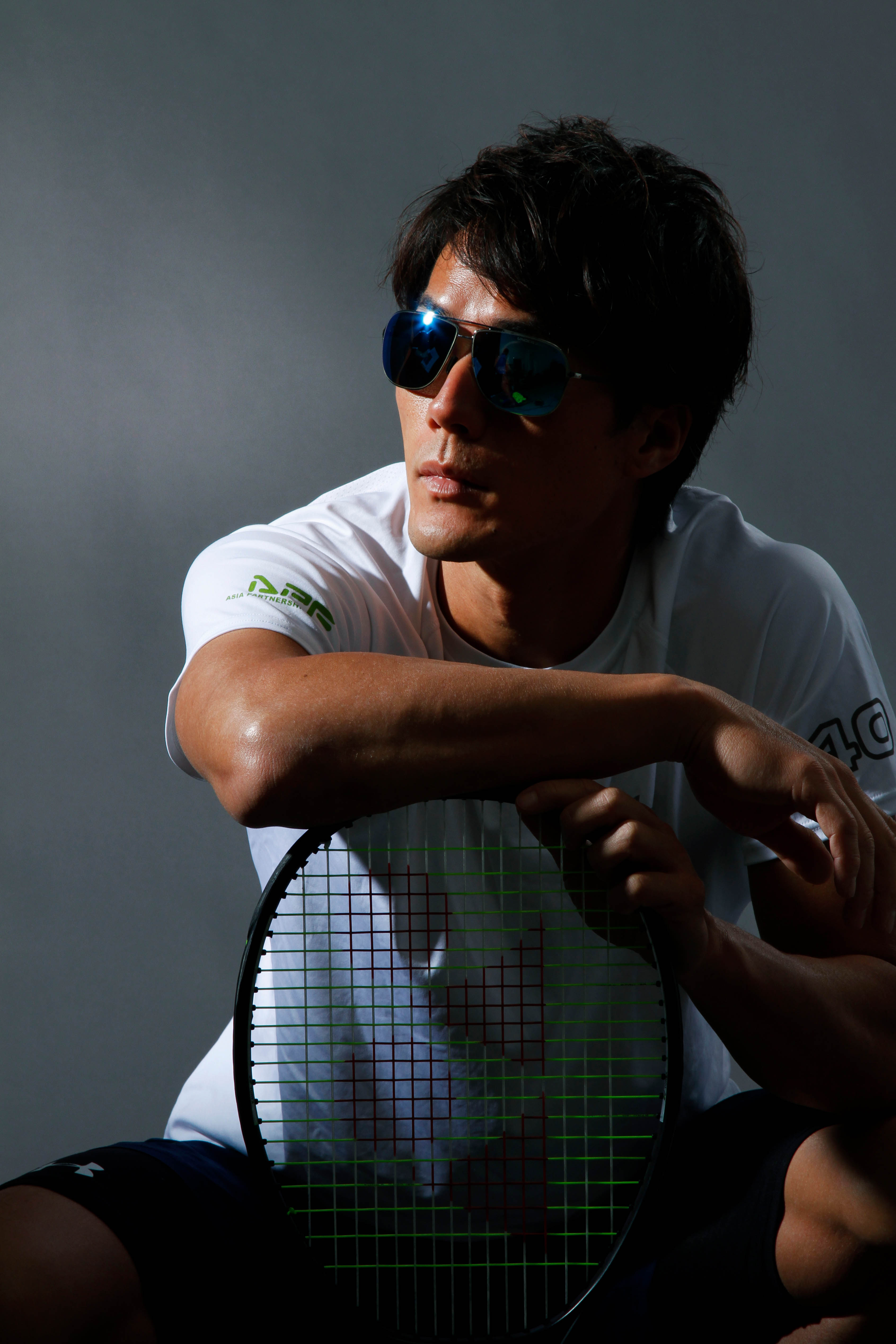 男性テニスプレーヤーのポートレート撮影　プロフィール写真