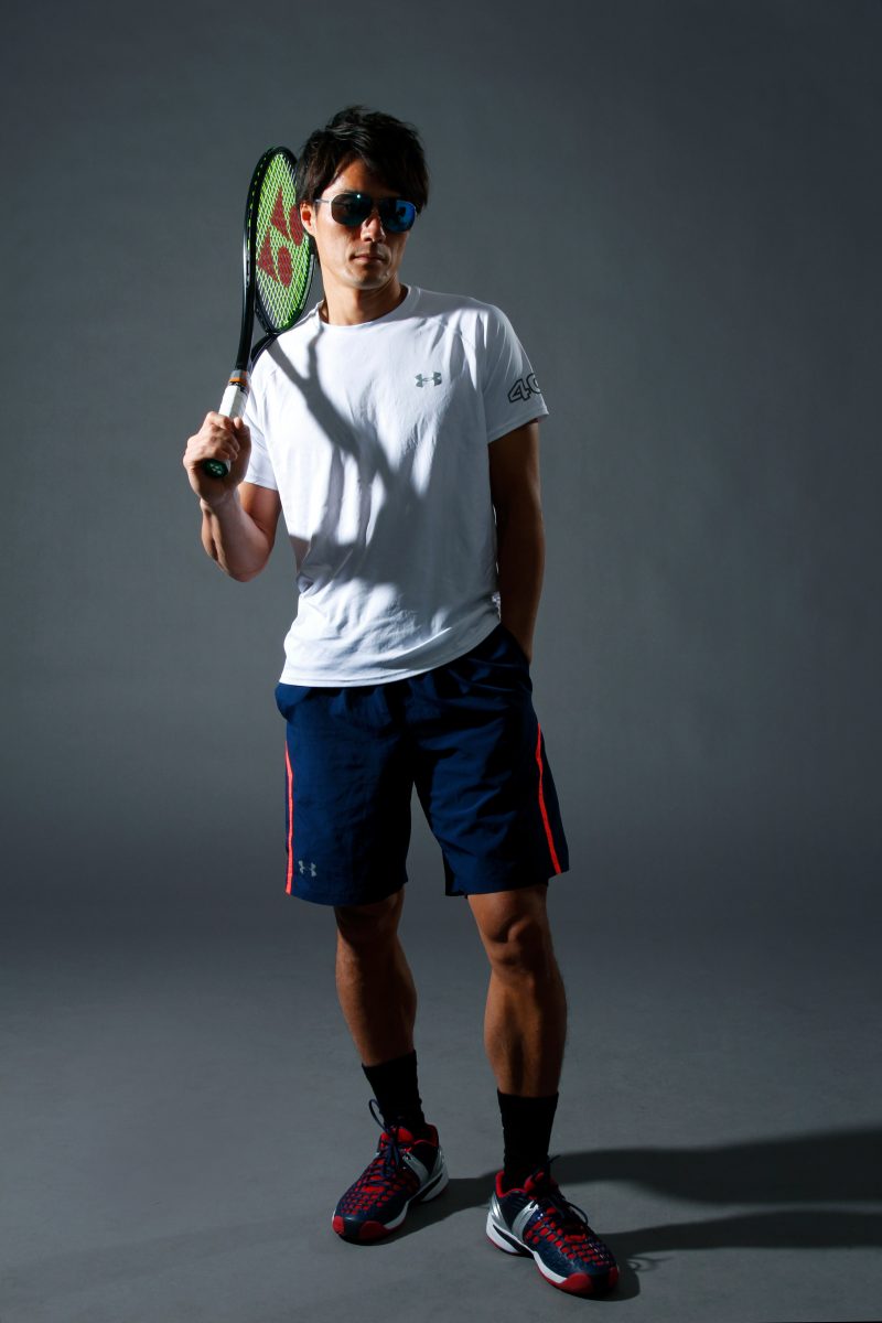 男性テニスプレーヤーのポートレート撮影　プロフィール写真