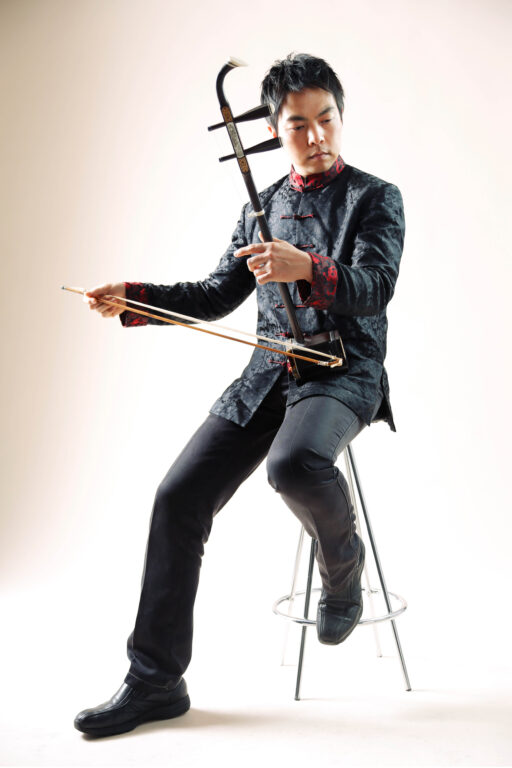 男性音楽家のポートレート写真　プロフィール撮影