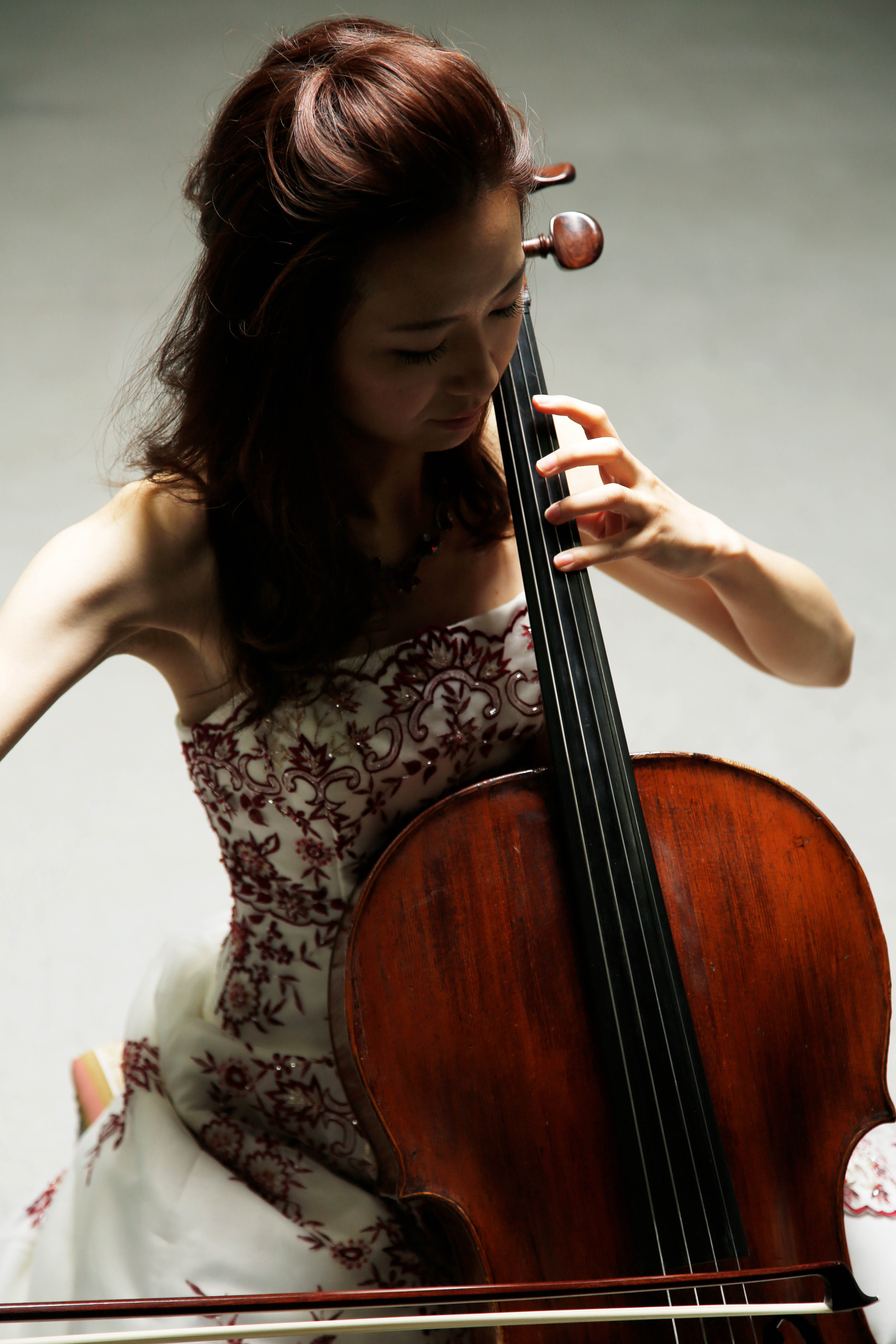 女性音楽家のポートレート写真　プロフィール撮影