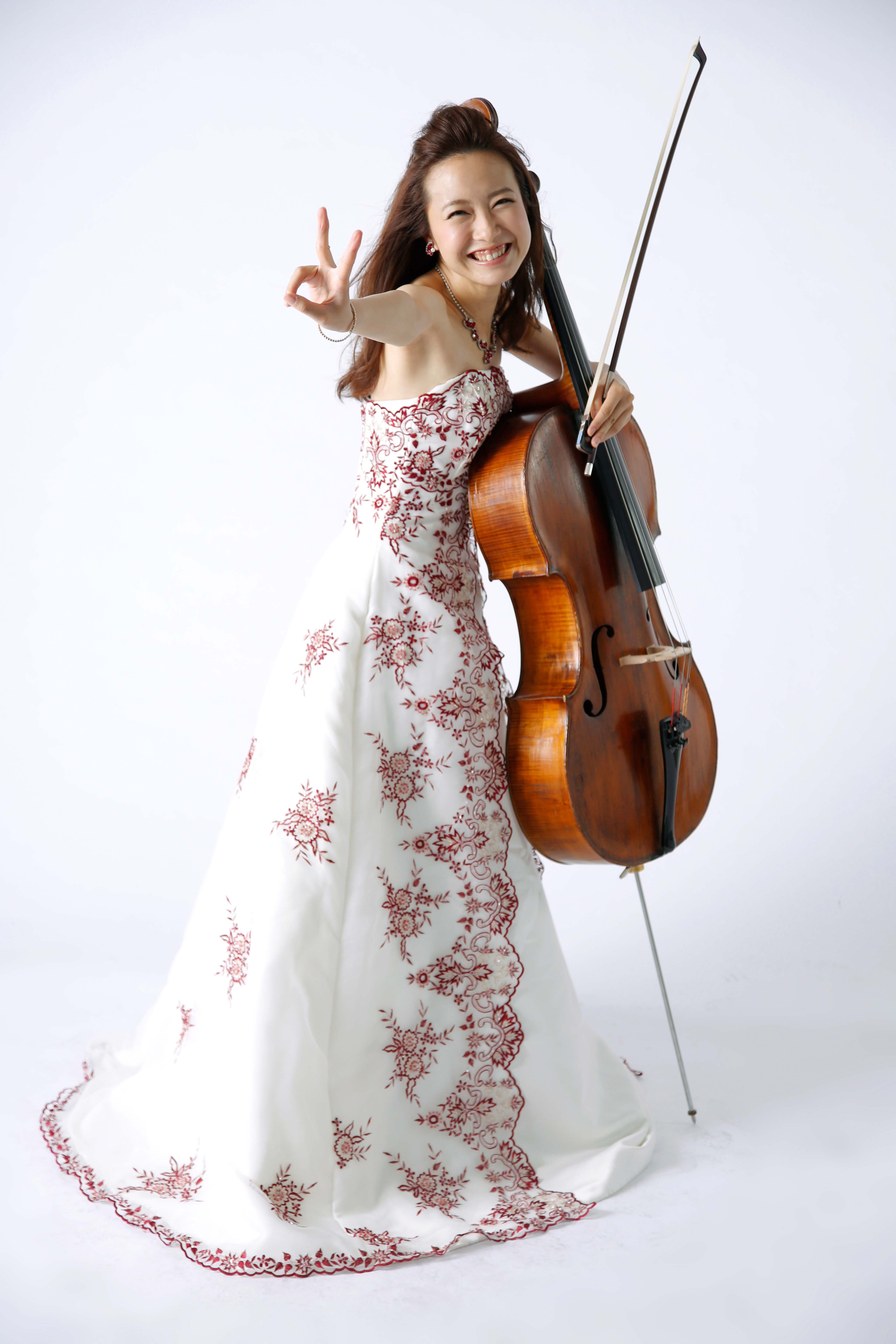 女性音楽家のポートレート写真　プロフィール撮影