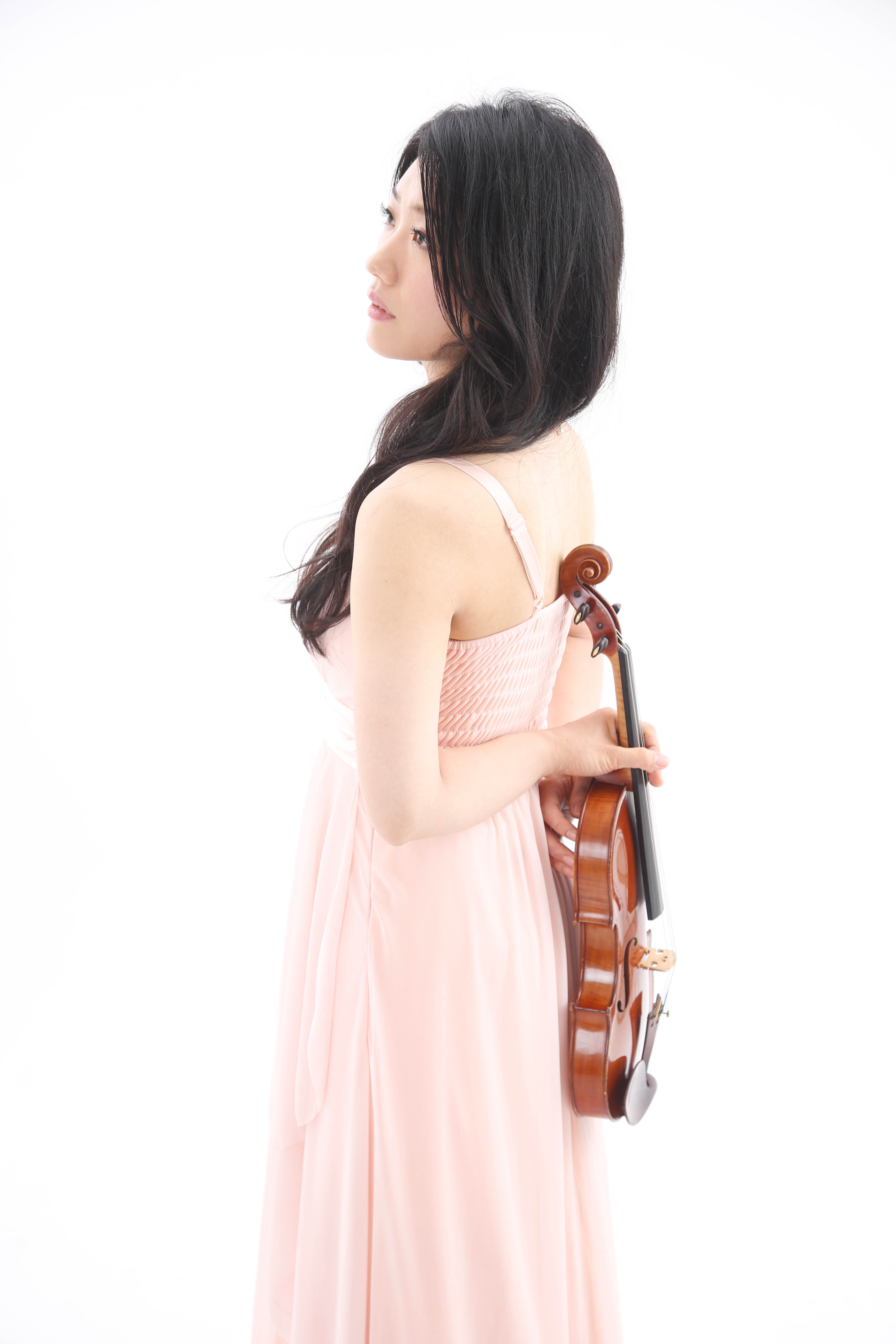 女性音楽家のポートレート写真　プロフィール撮影