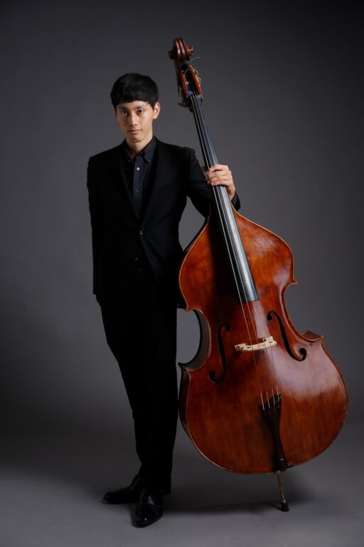 男性音楽家のポートレート写真　プロフィール撮影