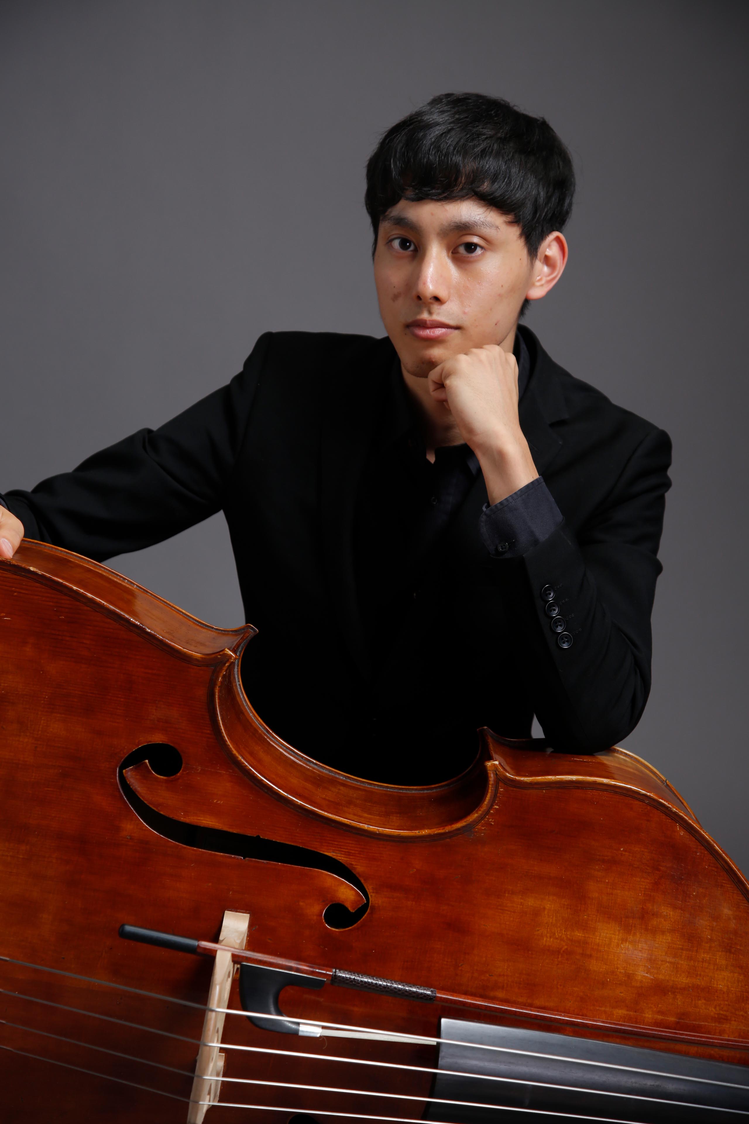 男性音楽家のポートレート写真　プロフィール撮影