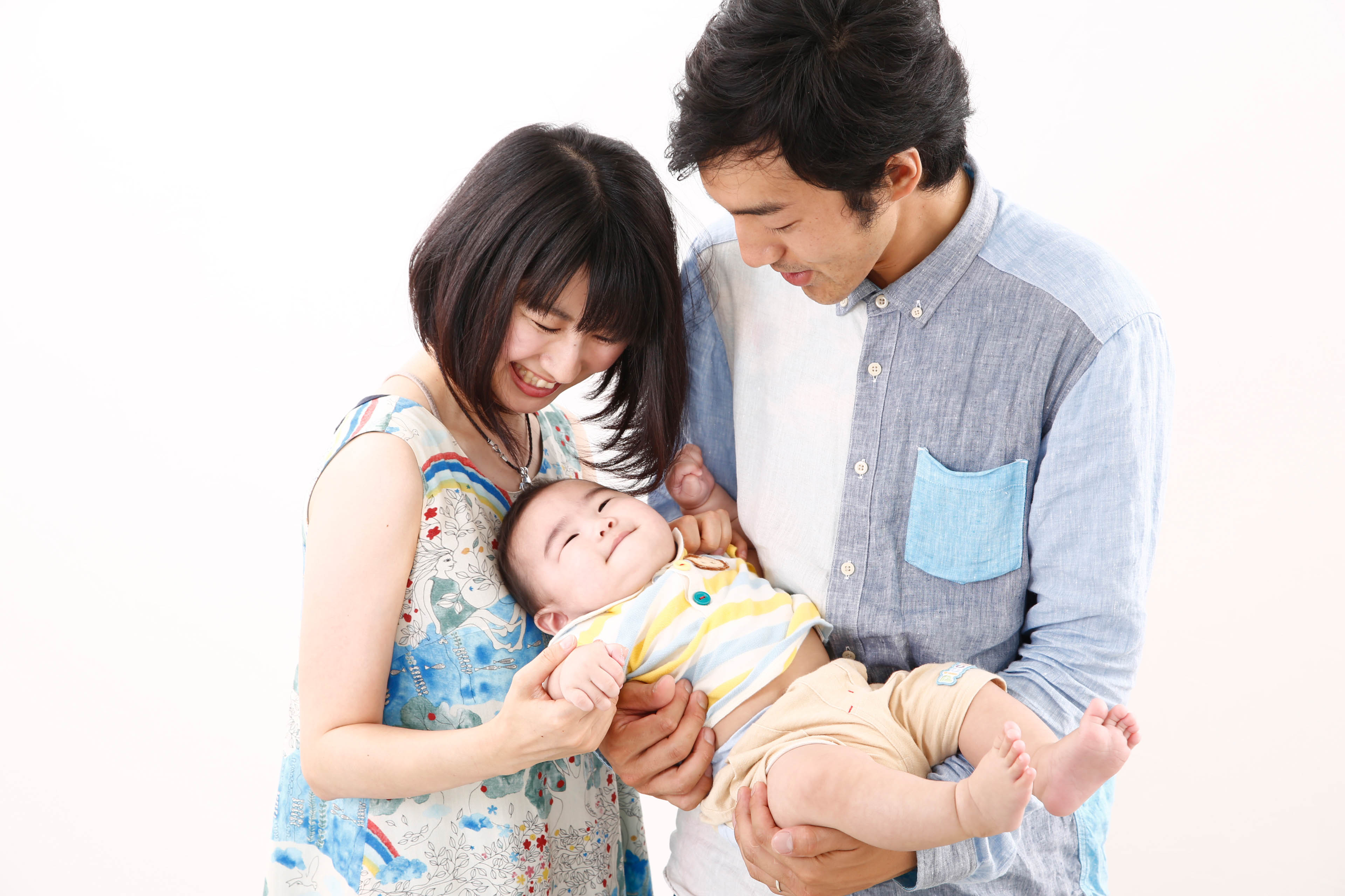 ファミリーフォト　家族で記念に写真撮影