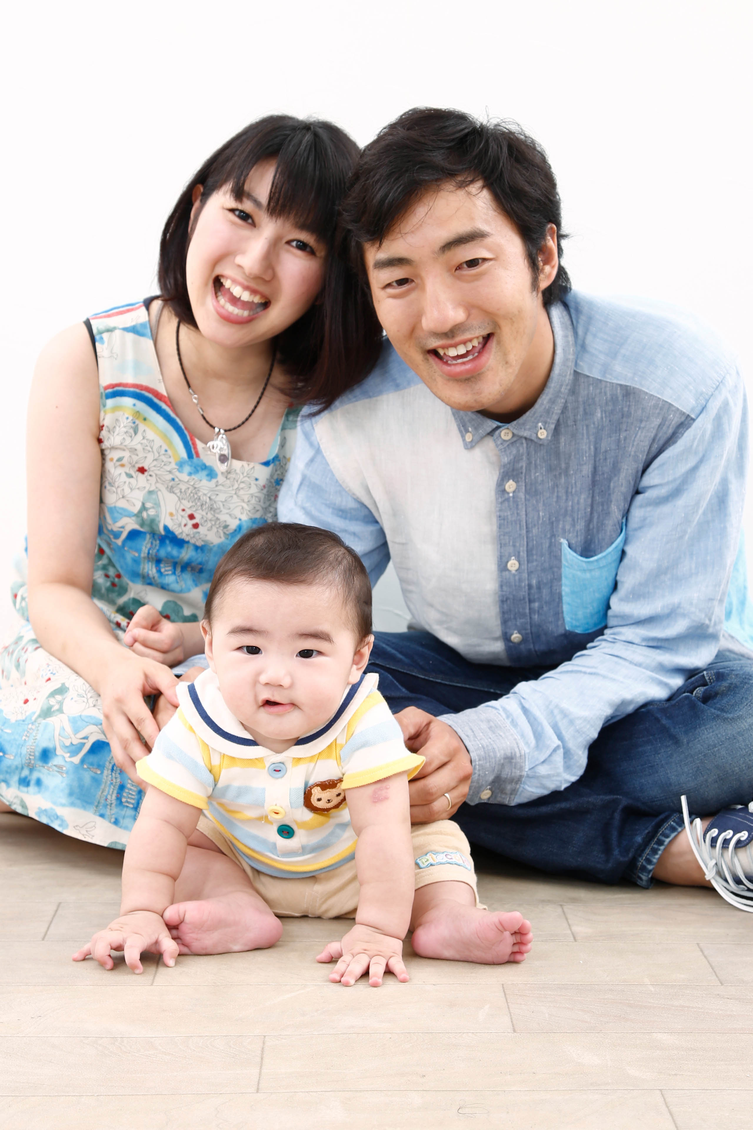 ファミリーフォト　家族で記念に写真撮影