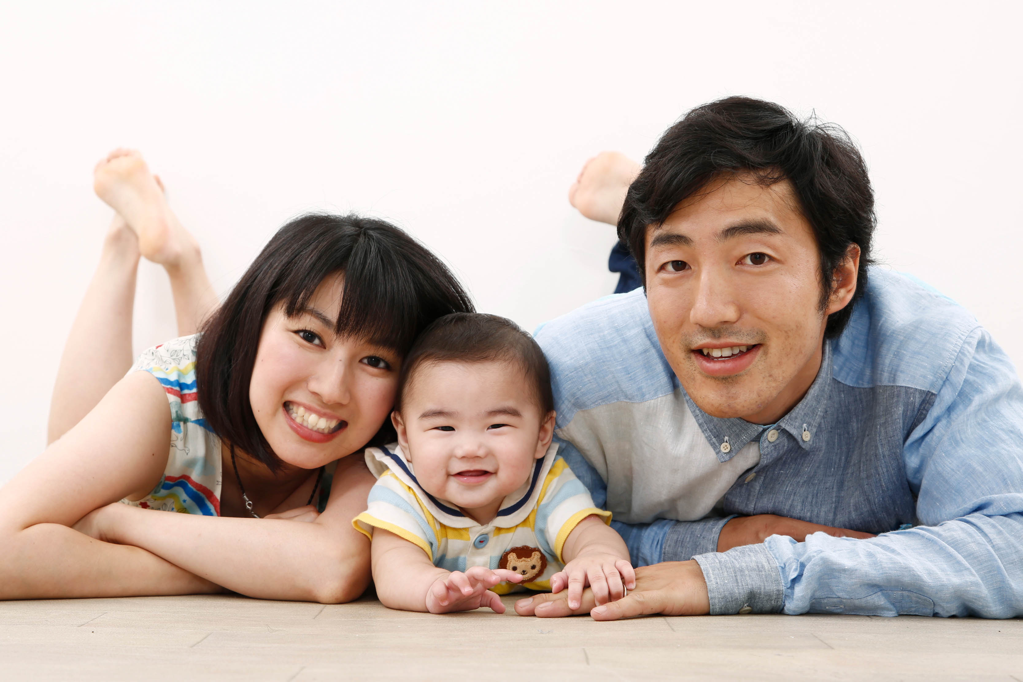 ファミリーフォト　家族で記念に写真撮影