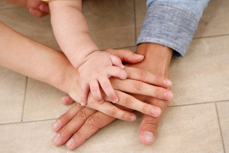 ファミリーフォト　家族で記念に写真撮影