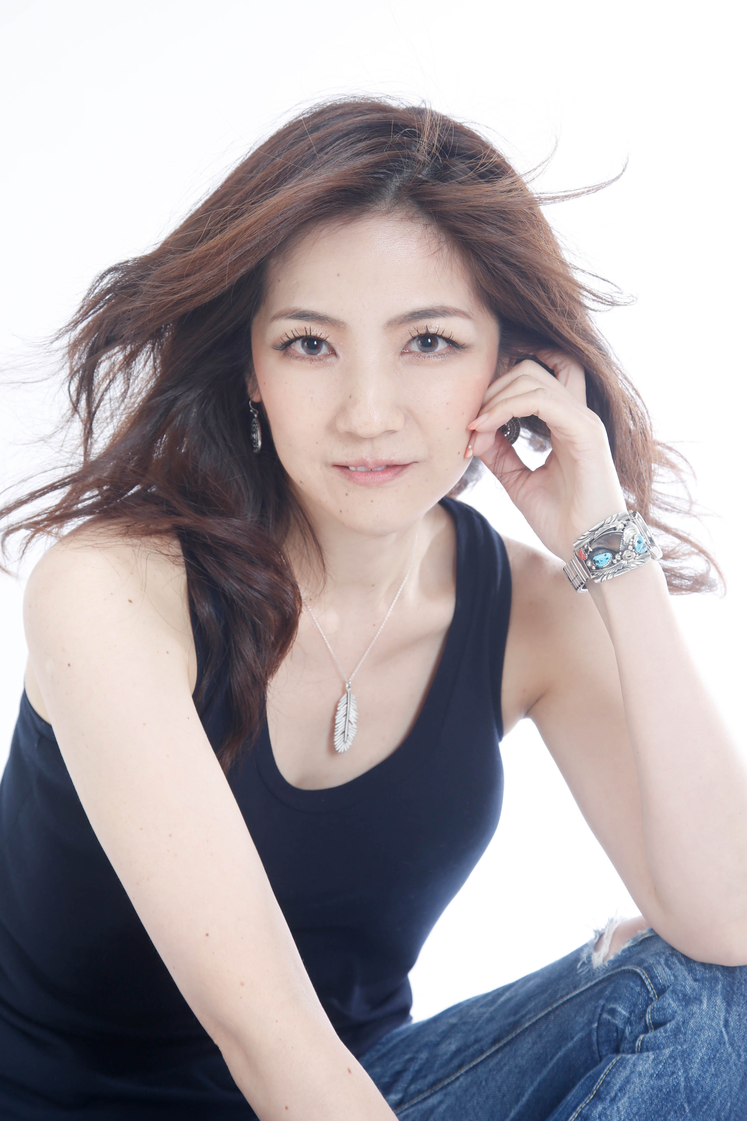 女性ポートレート写真　プロフィール撮影　自然な表情を撮影