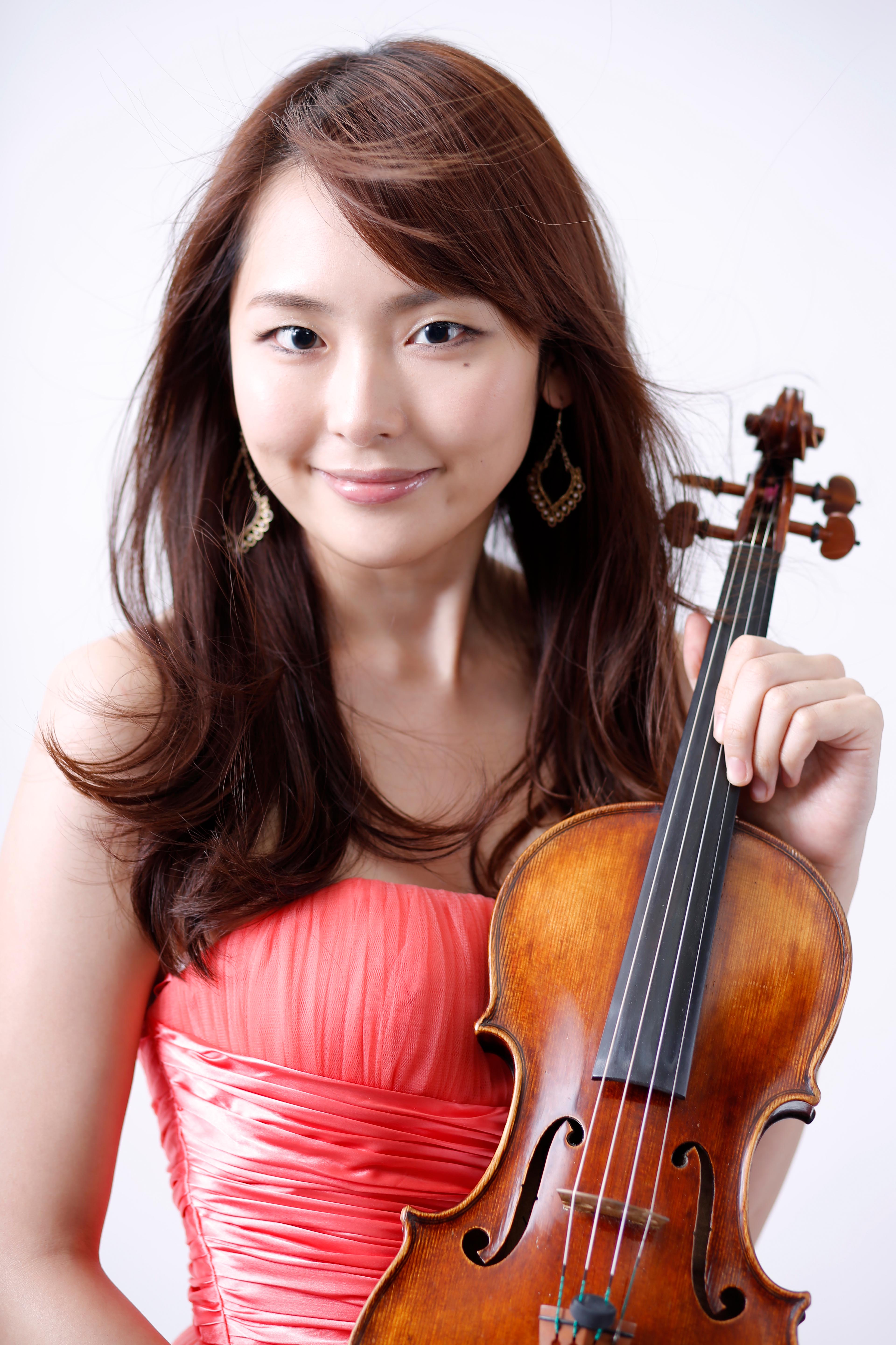 女性音楽家のポートレート写真　プロフィール撮影