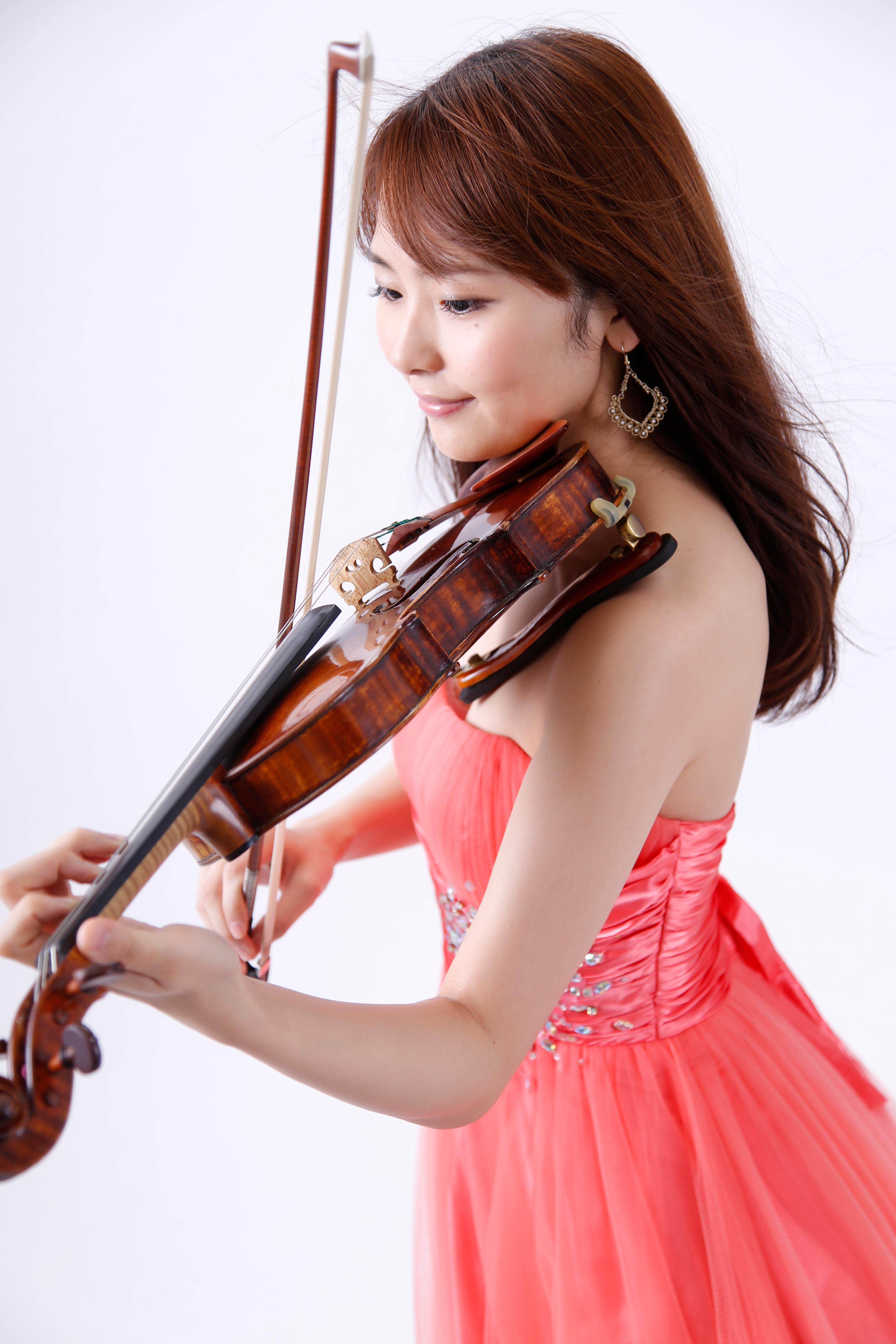 女性音楽家のポートレート写真　プロフィール撮影