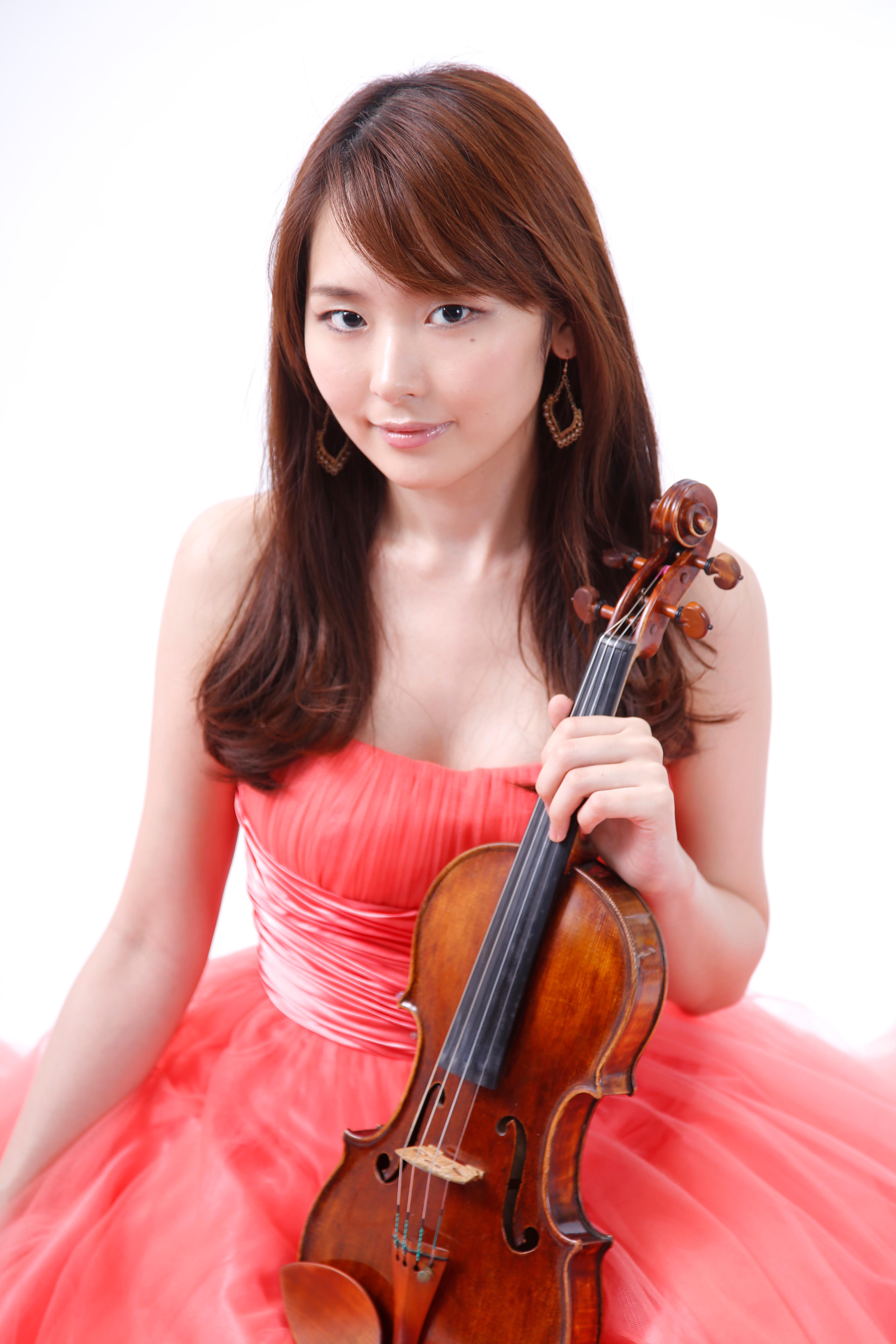 女性音楽家のポートレート写真　プロフィール撮影