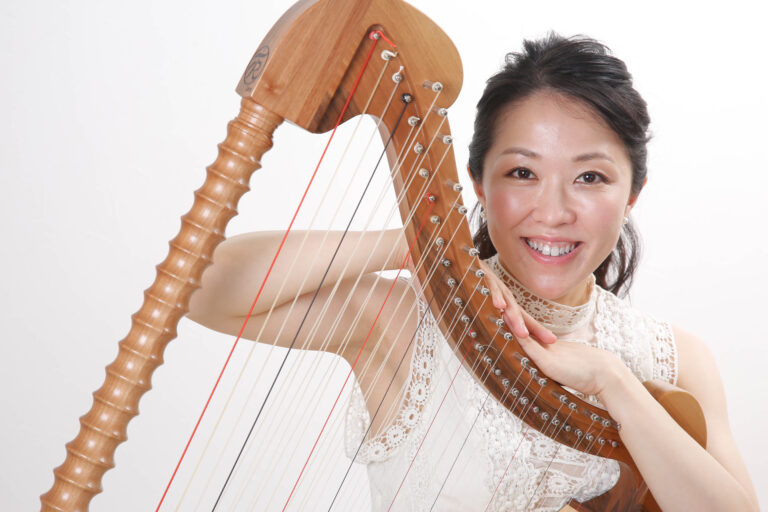 女性音楽家のポートレート写真　プロフィール撮影