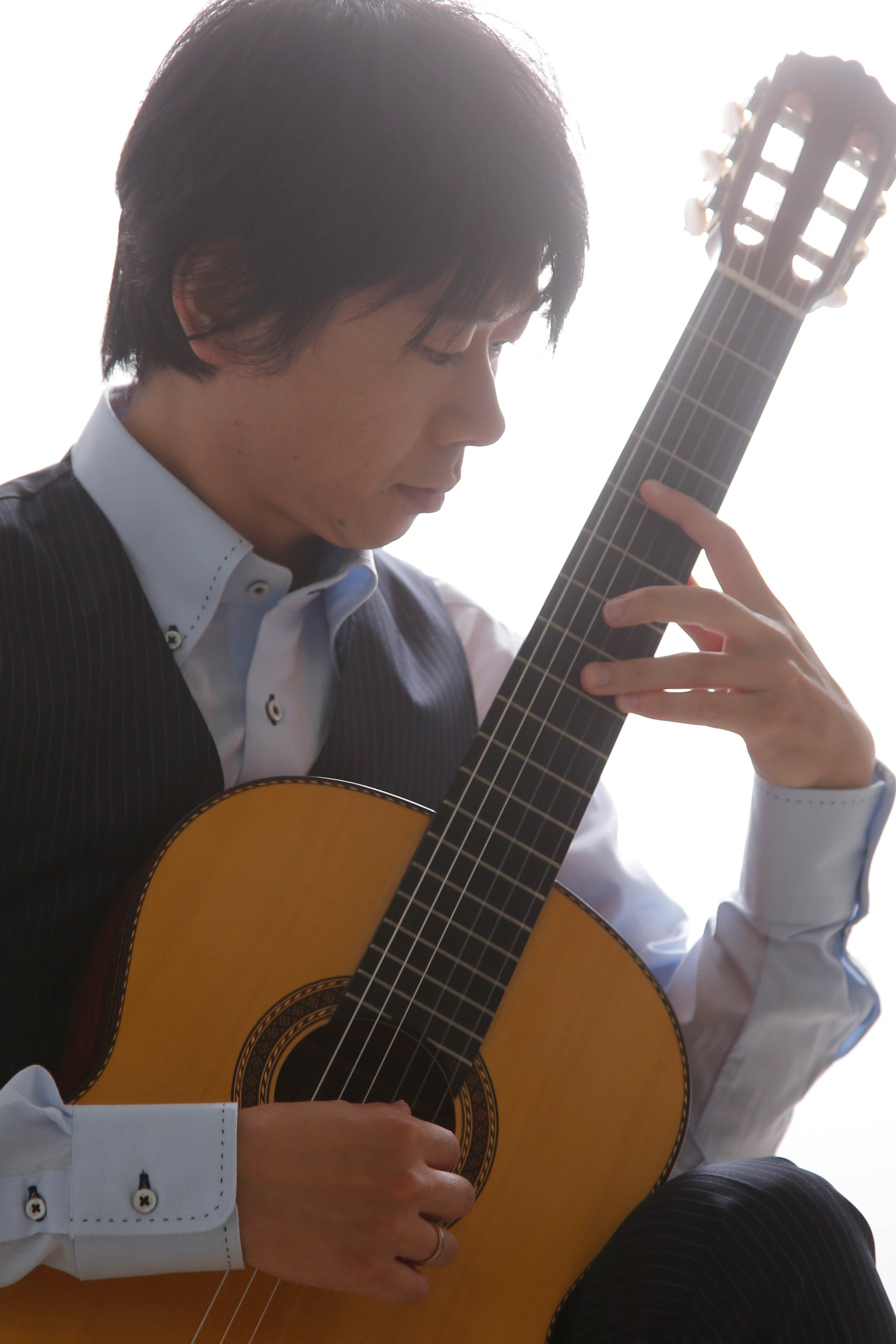 男性音楽家のポートレート写真　プロフィール撮影