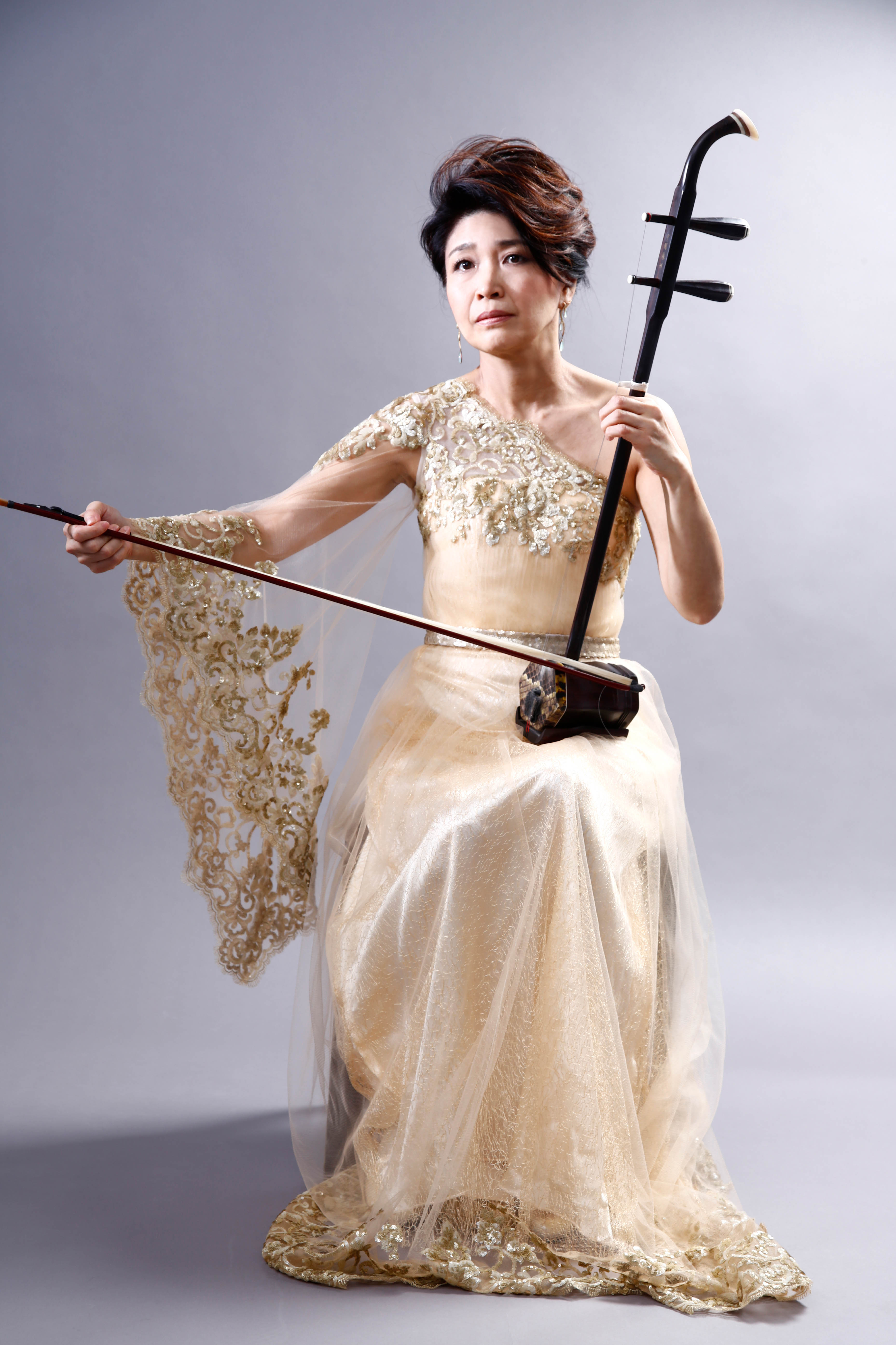 女性音楽家のポートレート写真　プロフィール撮影