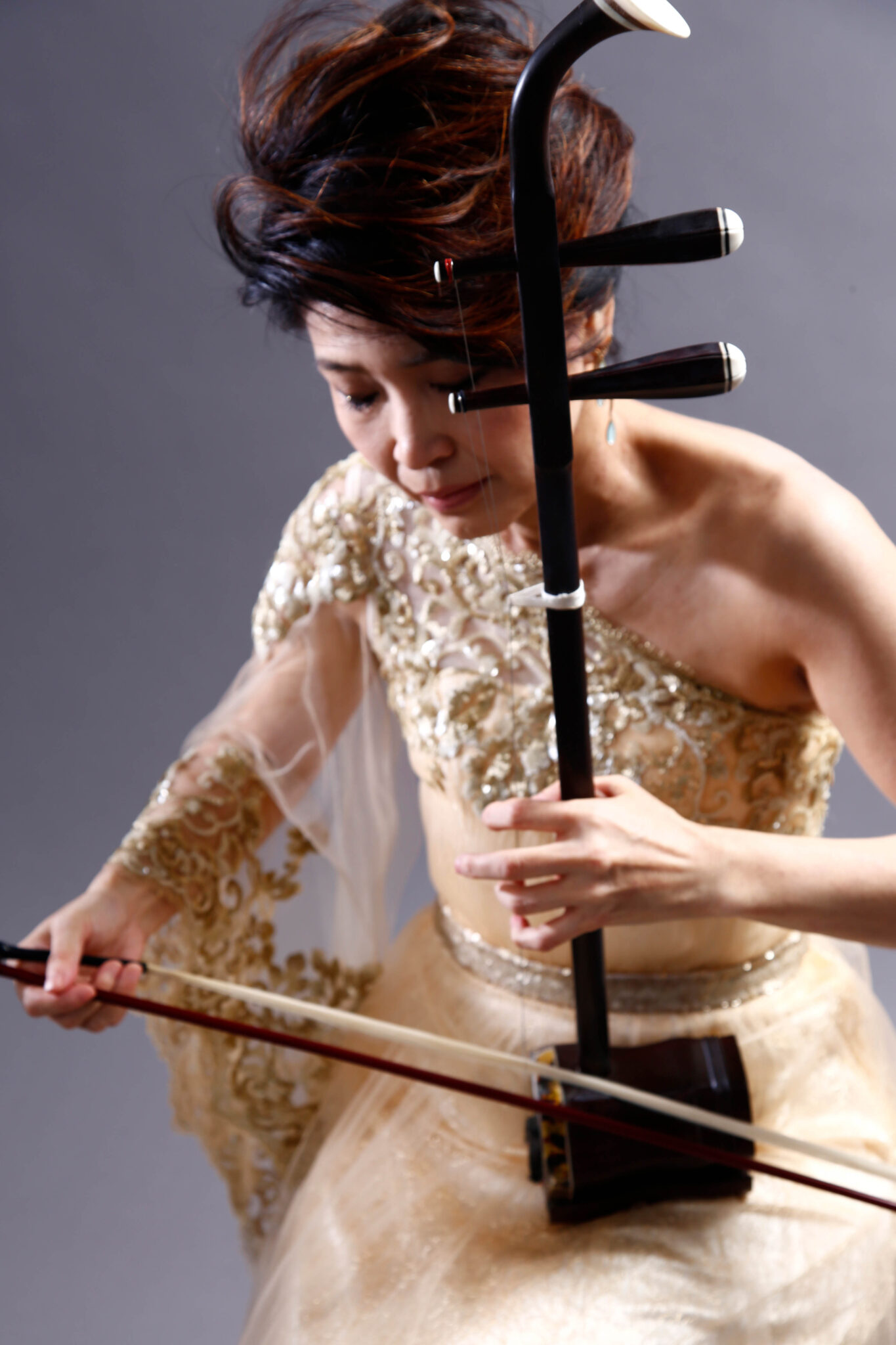 女性音楽家のポートレート写真　プロフィール撮影