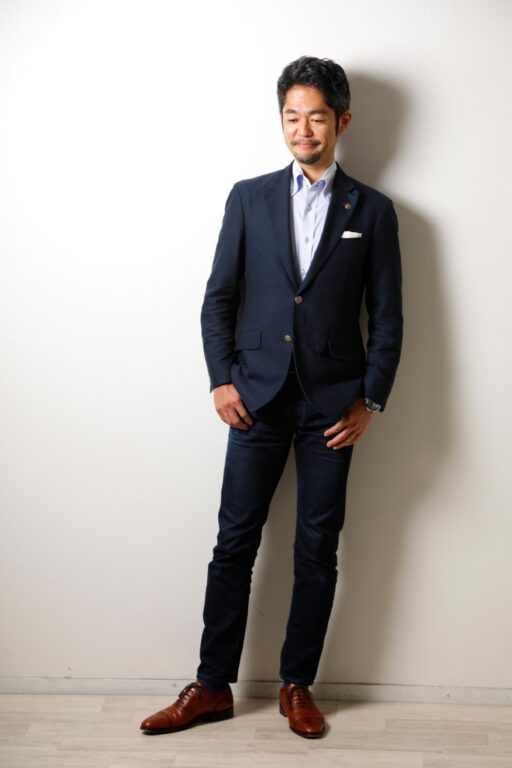 男性のプロフィール撮影　全身写真