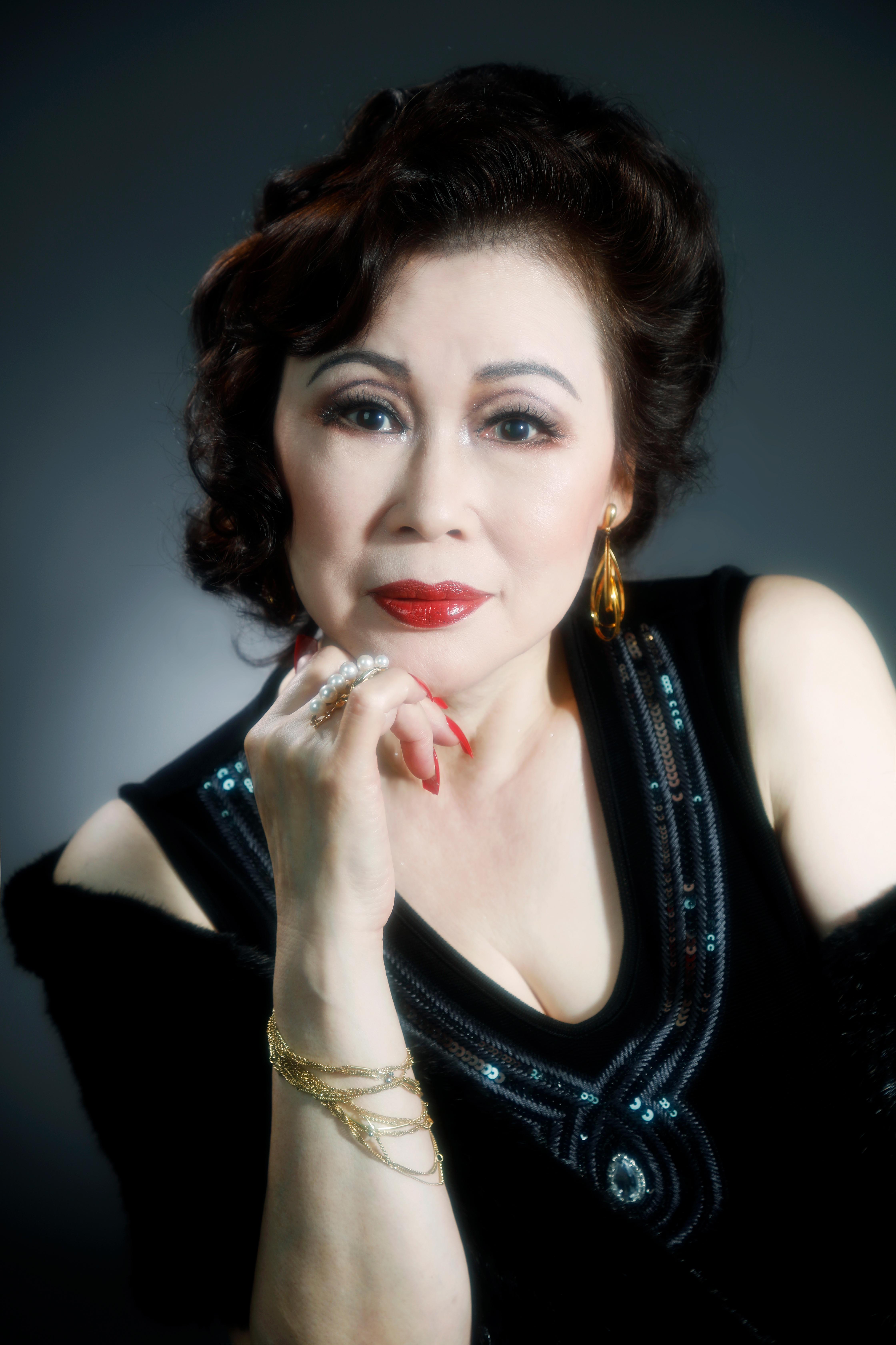 タクミジュンメイクアップサロン　レトロな雰囲気で