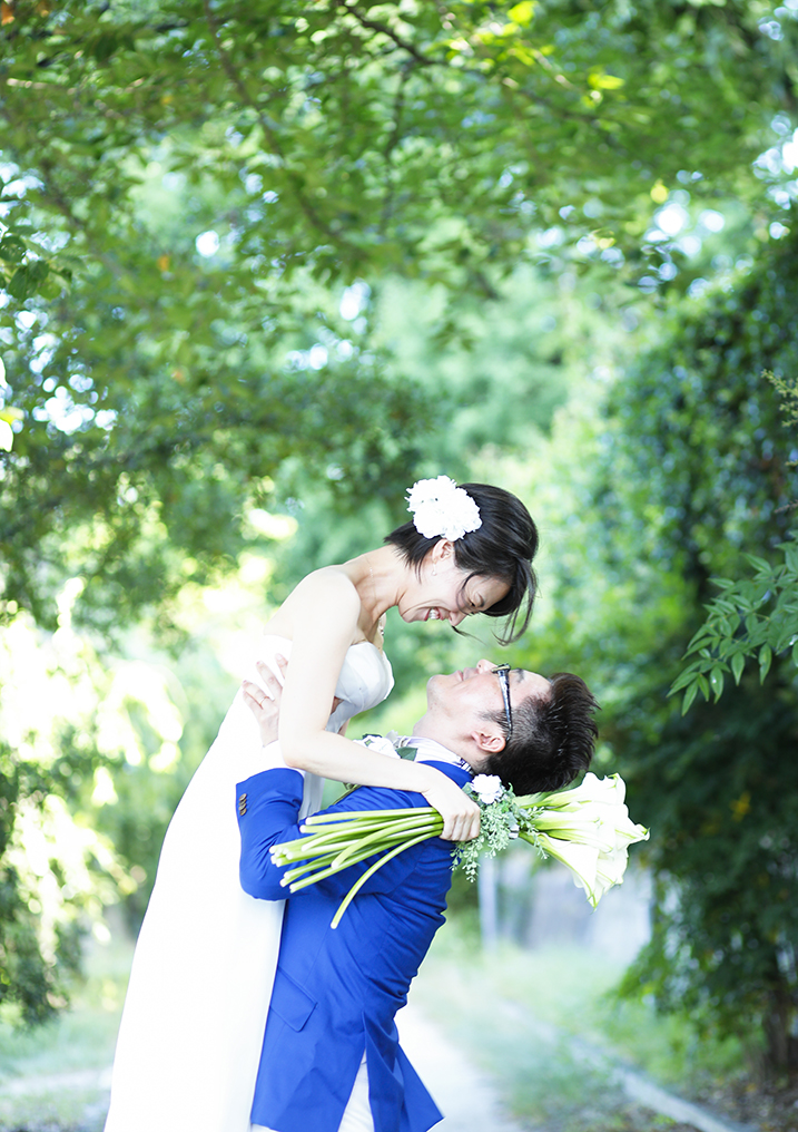 炎天下でもブライダルロケ