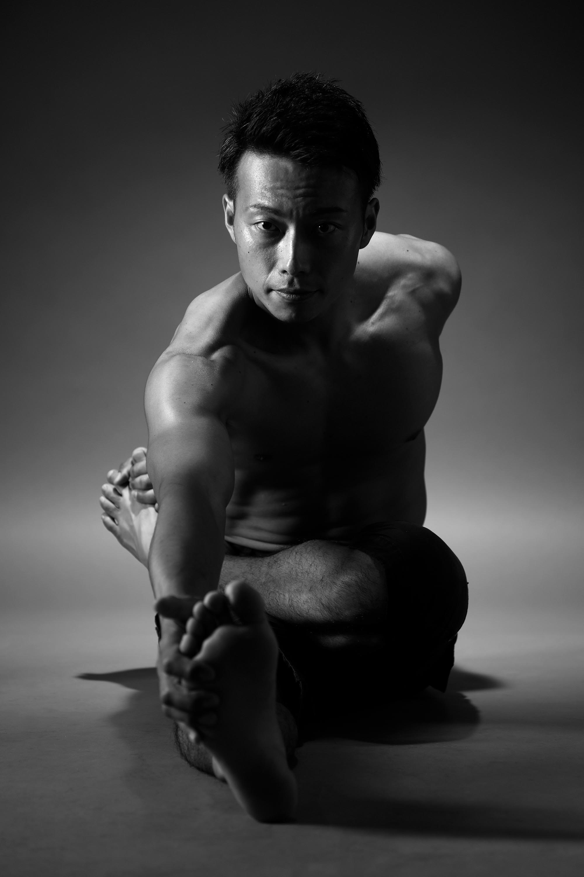 ヨガのポーズ撮影とプロフィール撮影ならタクミジュンの【アーティスティック・プラン】