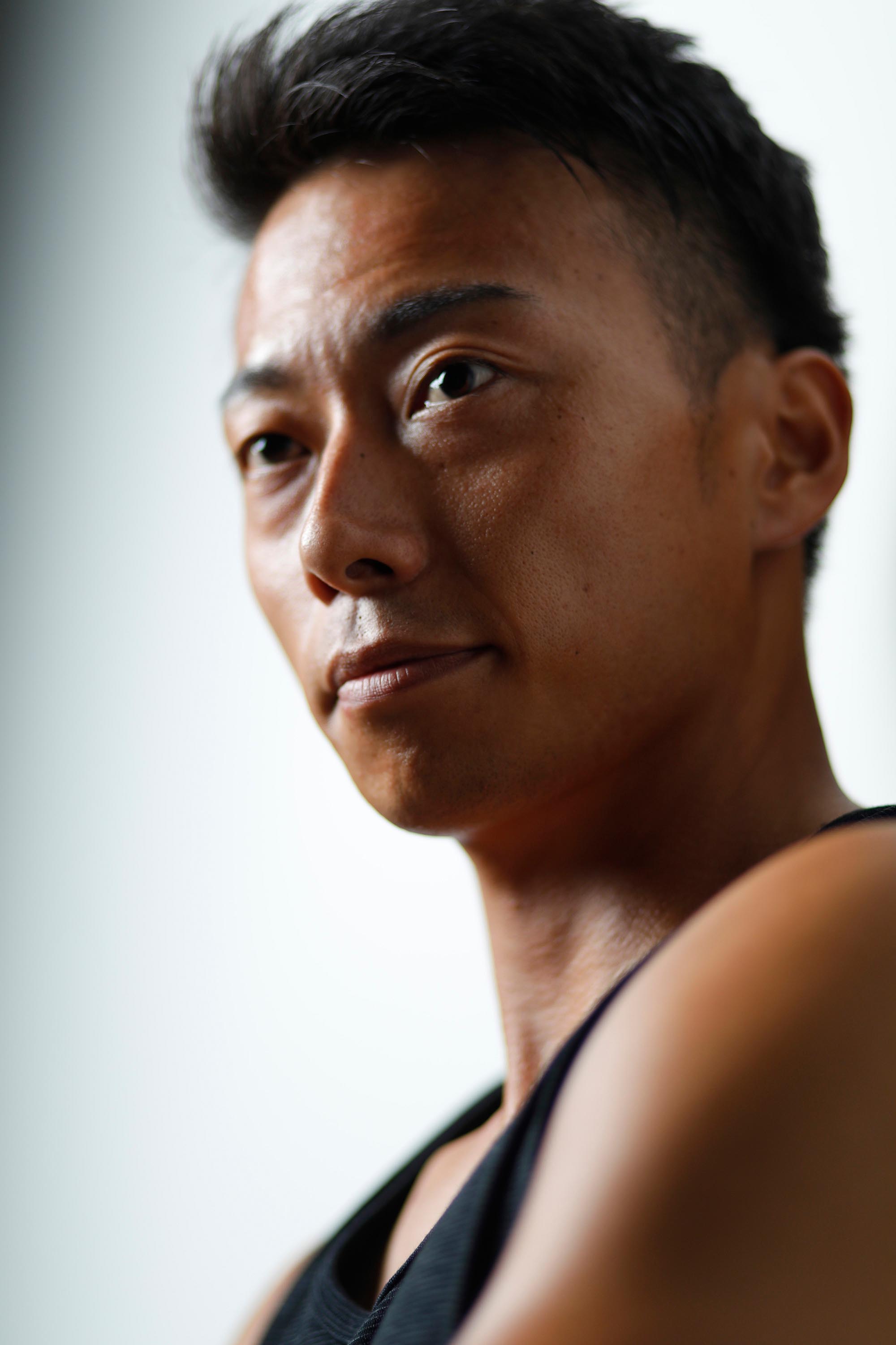 ヨガのポーズ撮影とプロフィール撮影ならタクミジュンの【アーティスティック・プラン】