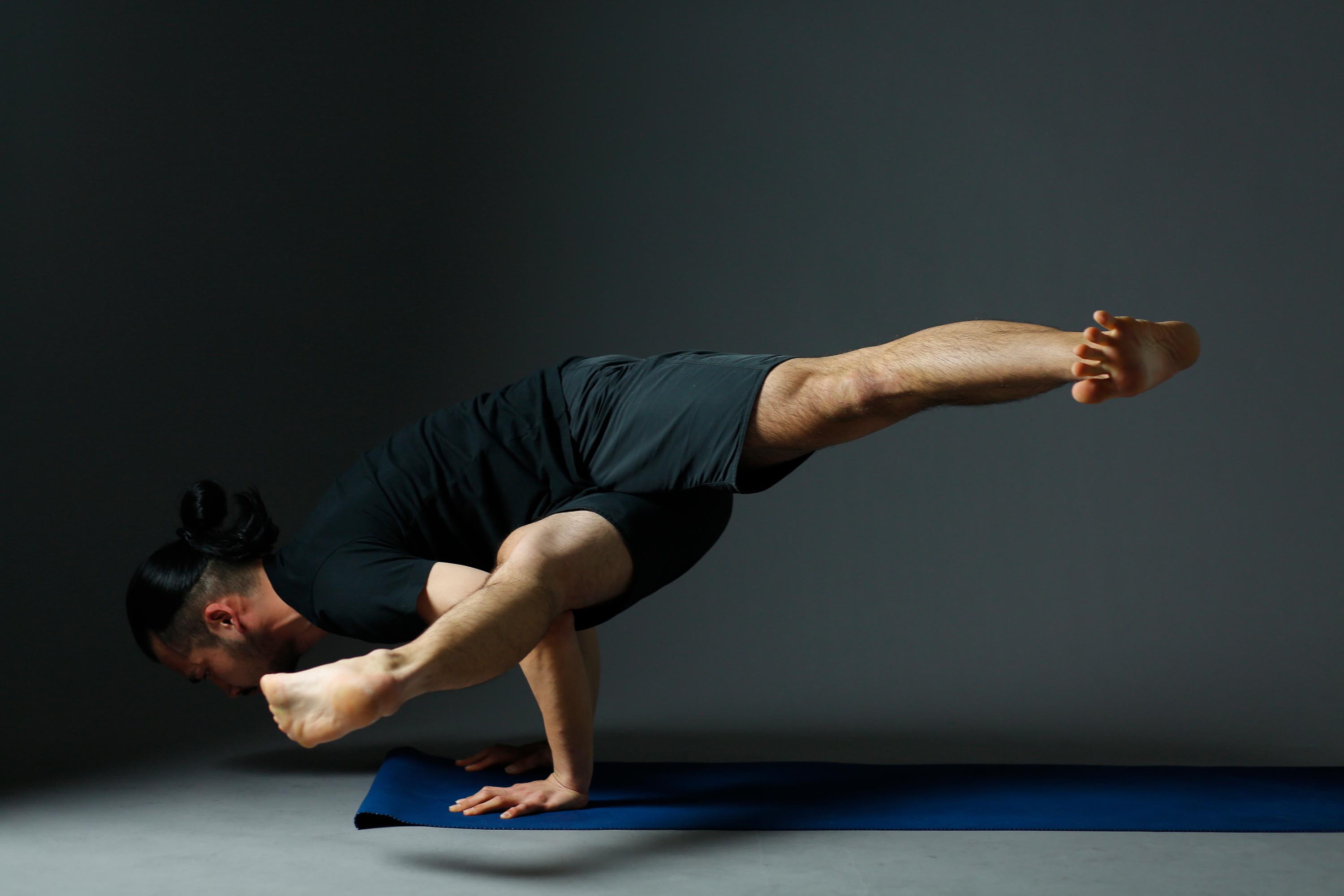 ヨガのポーズ撮影とプロフィール撮影ならタクミジュンの【アーティスティック・プラン】