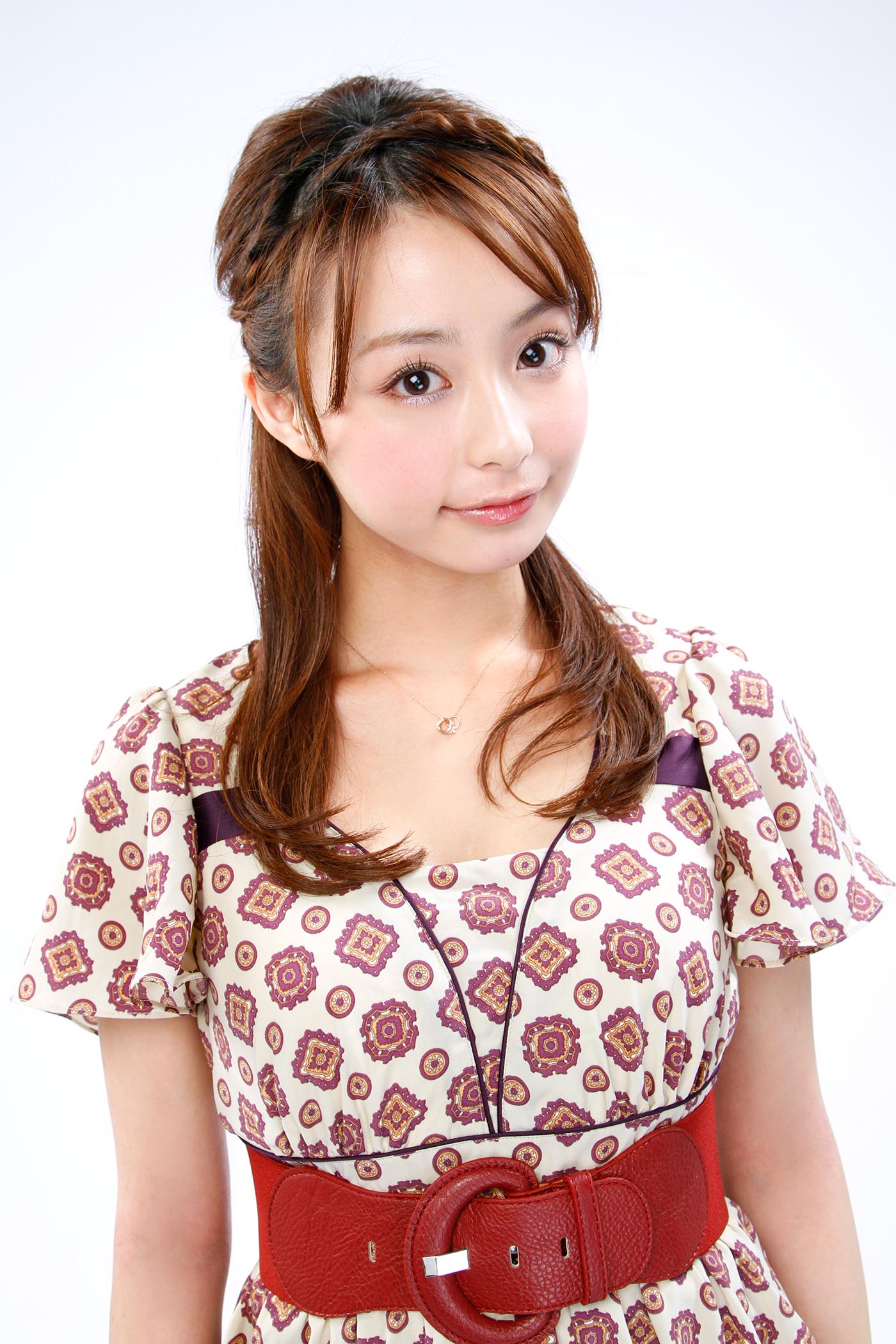 メイクで変身体験　変身写真　プロフィール撮影 記念日撮影　花キャン